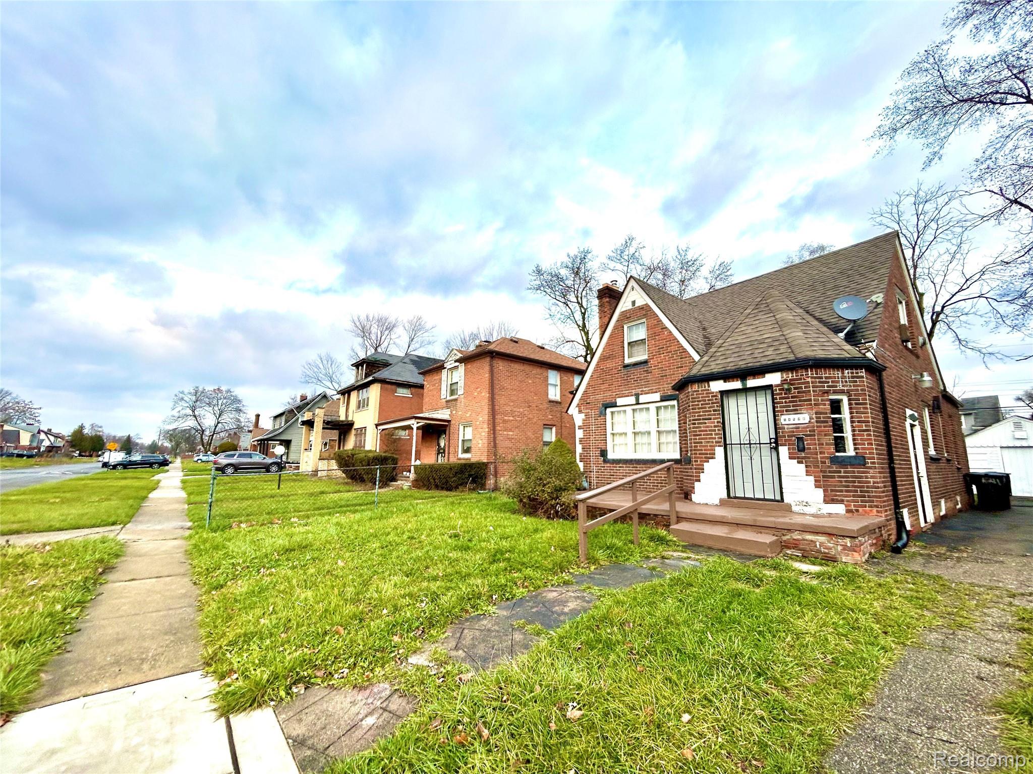 20261063437 Property Photo 3