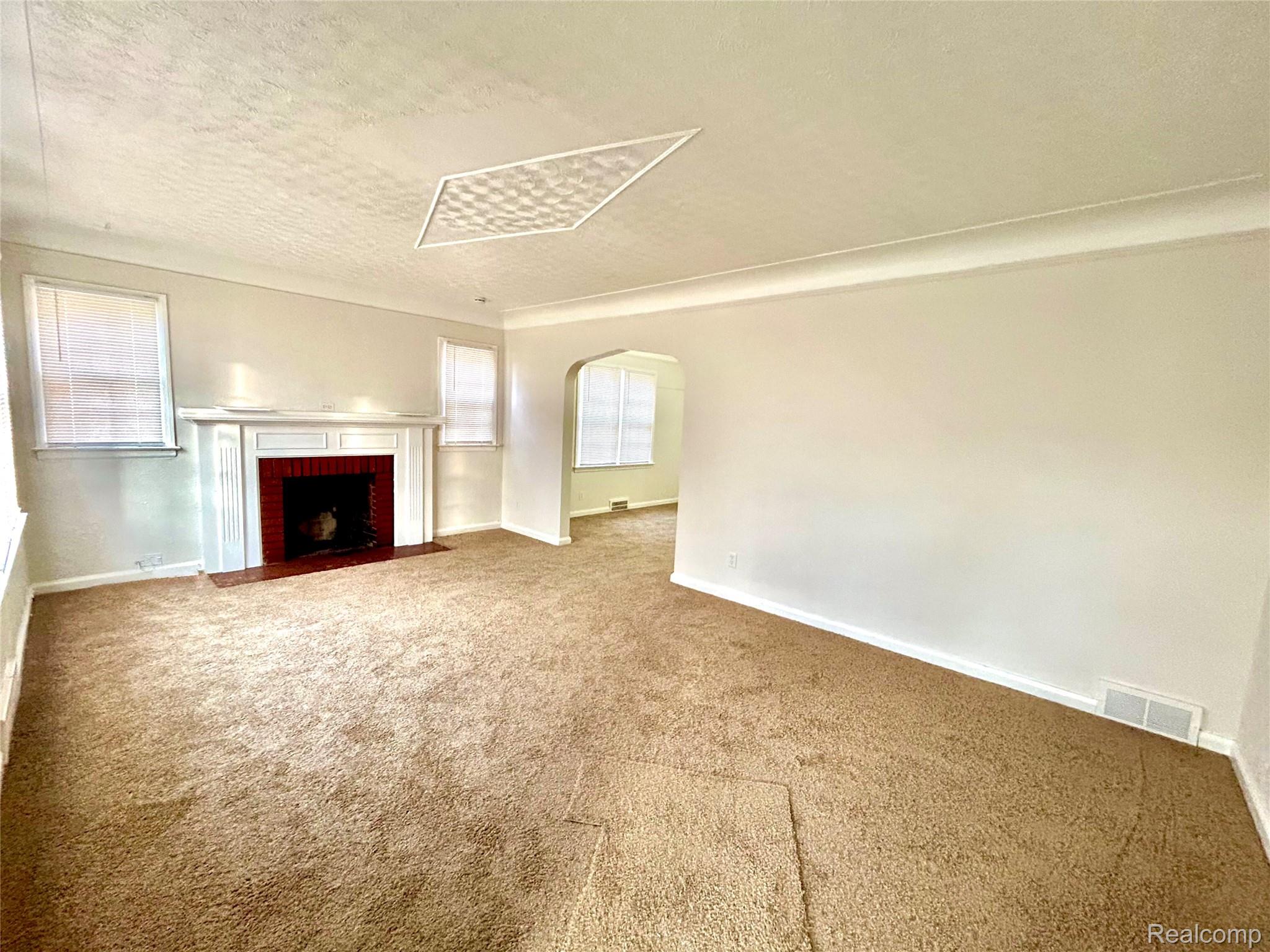 20261063437 Property Photo 9