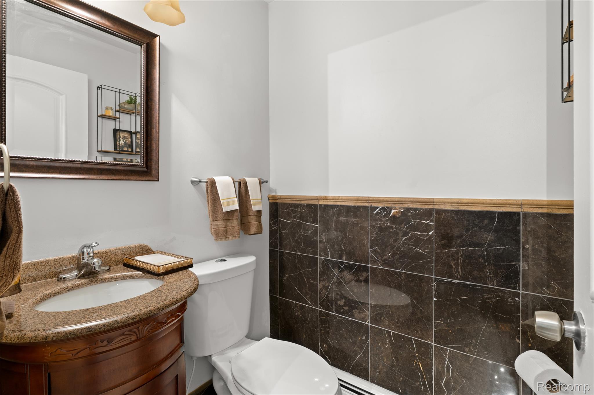 23640 Oak Glen Drive Property Photo 7