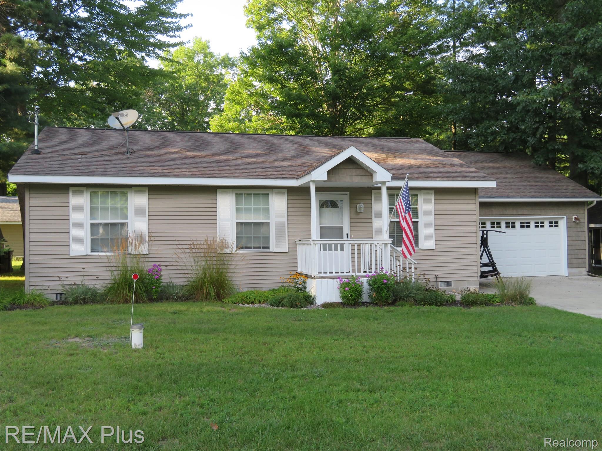 10369 W Higgins Lake Drive Property Photo 1