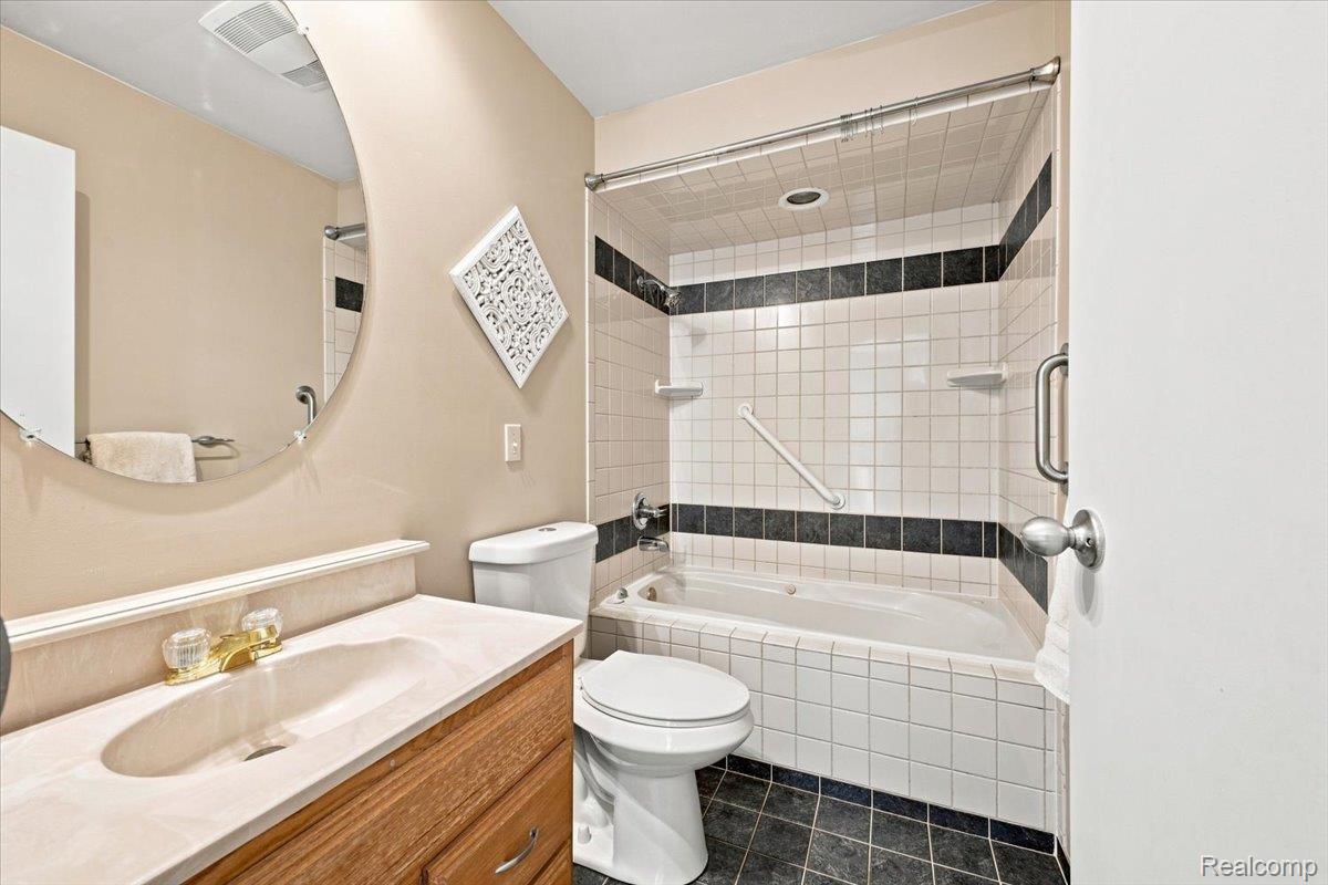 1255 Paul Boulevard Property Photo 12