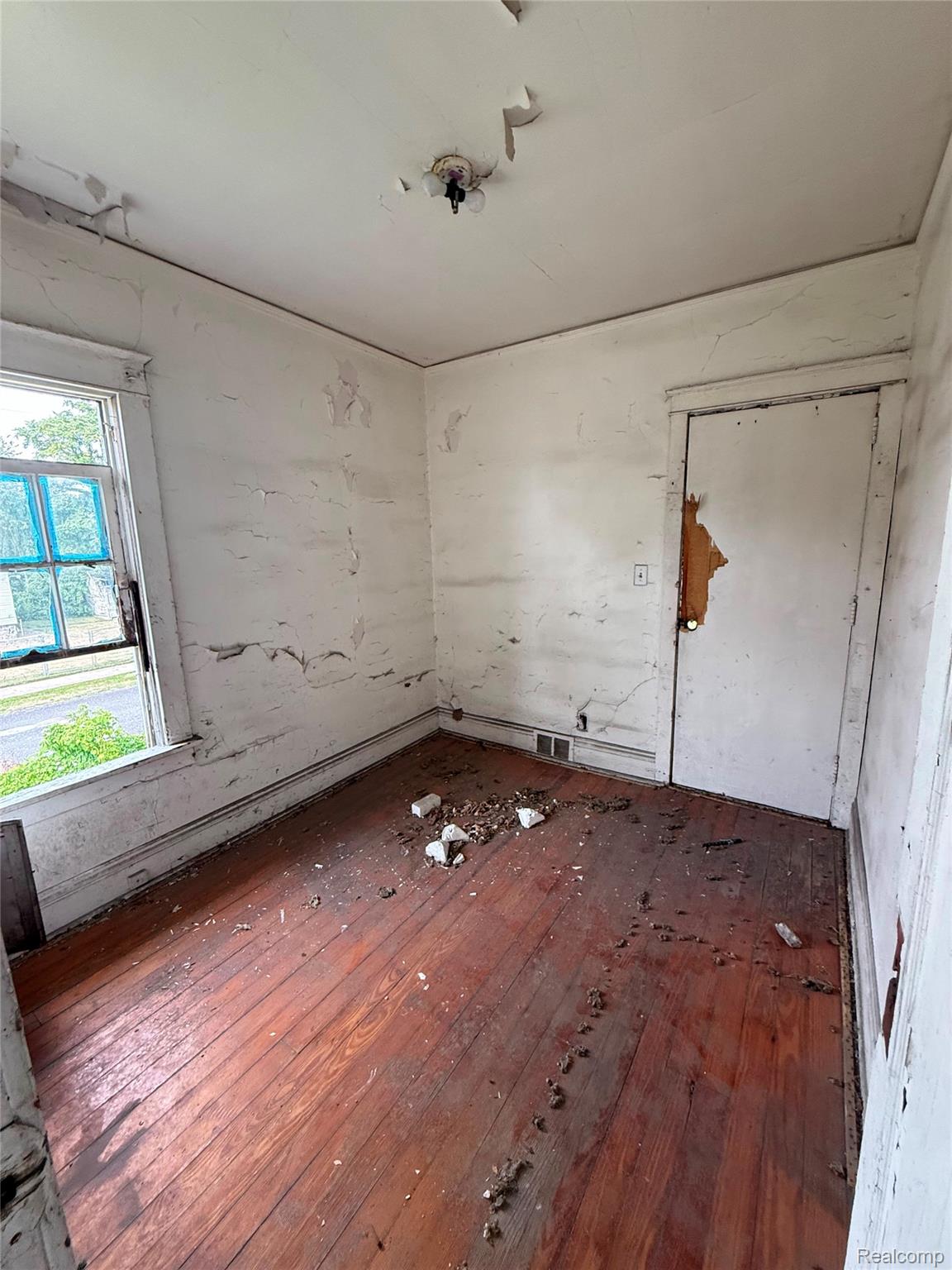 19260 Hull Street Property Photo 7