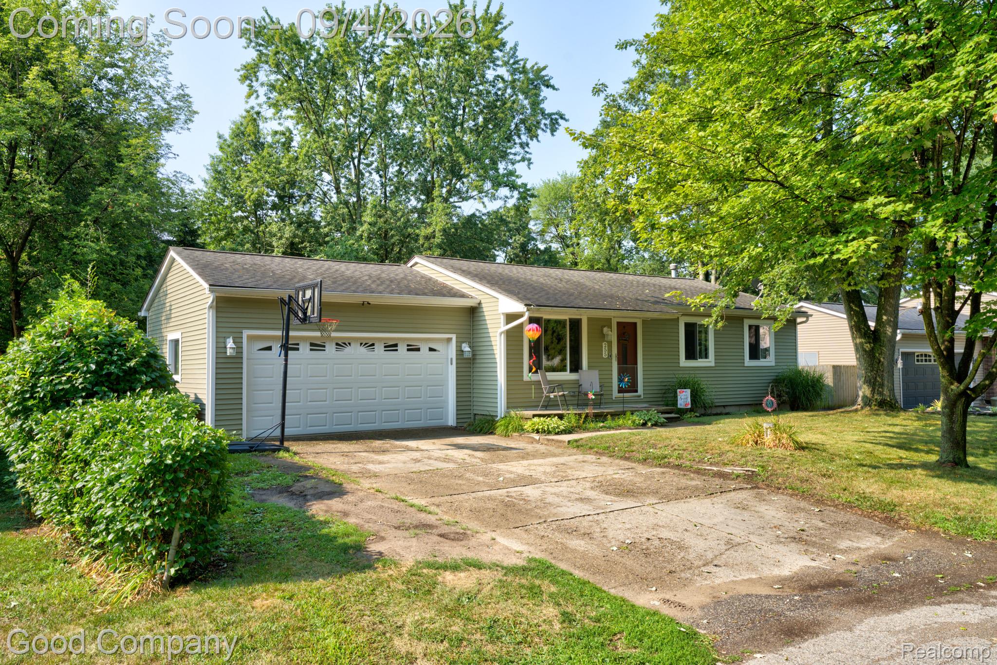 255 Oriole Street Property Photo 1