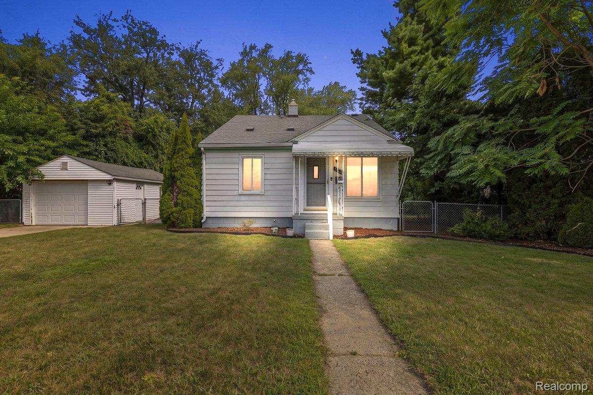 555 Donald Avenue Property Photo 1