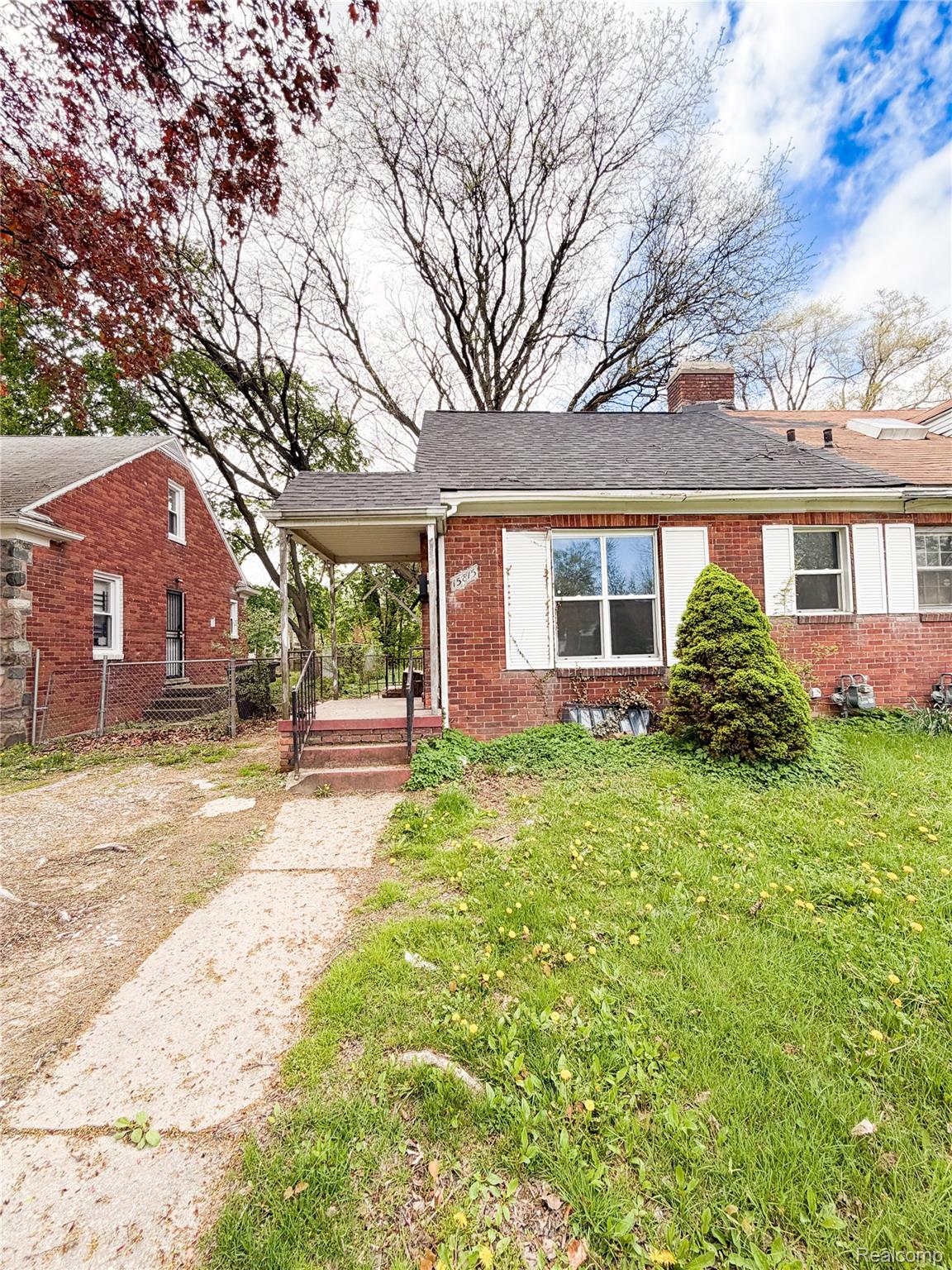 15815 Evergreen Road Property Photo 1