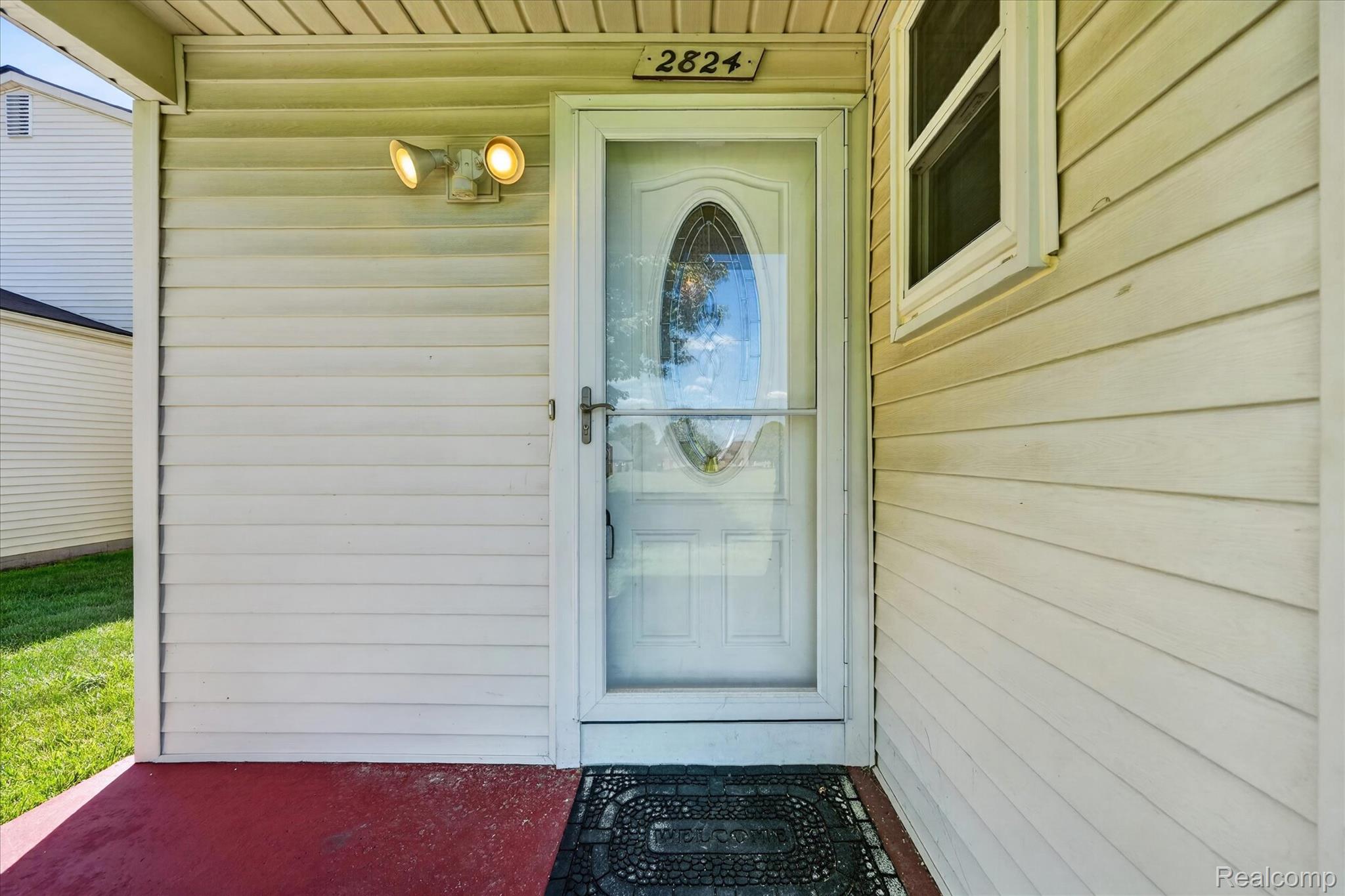 2824 Roundtree Drive Property Photo 6