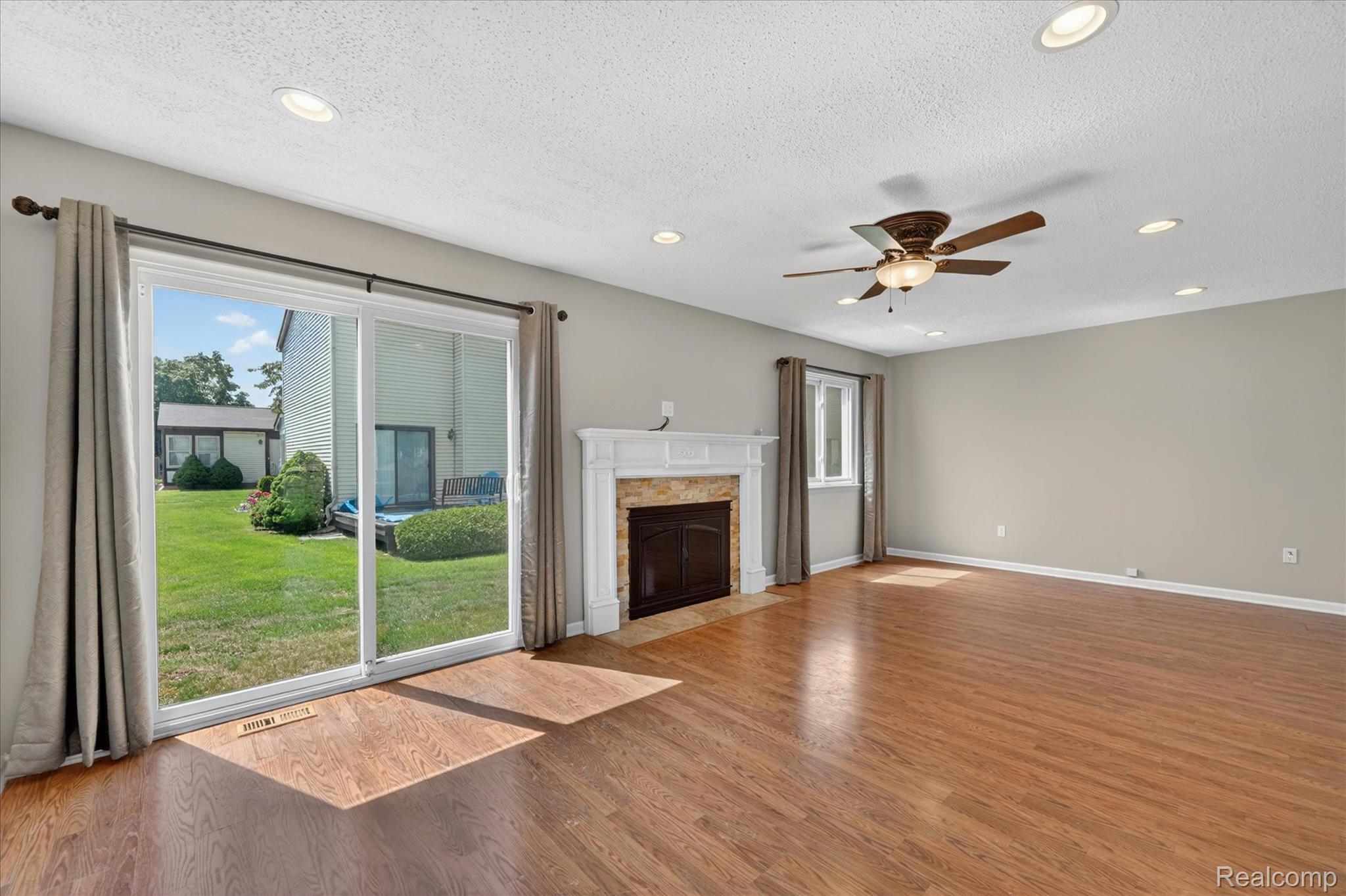 2824 Roundtree Drive Property Photo 13