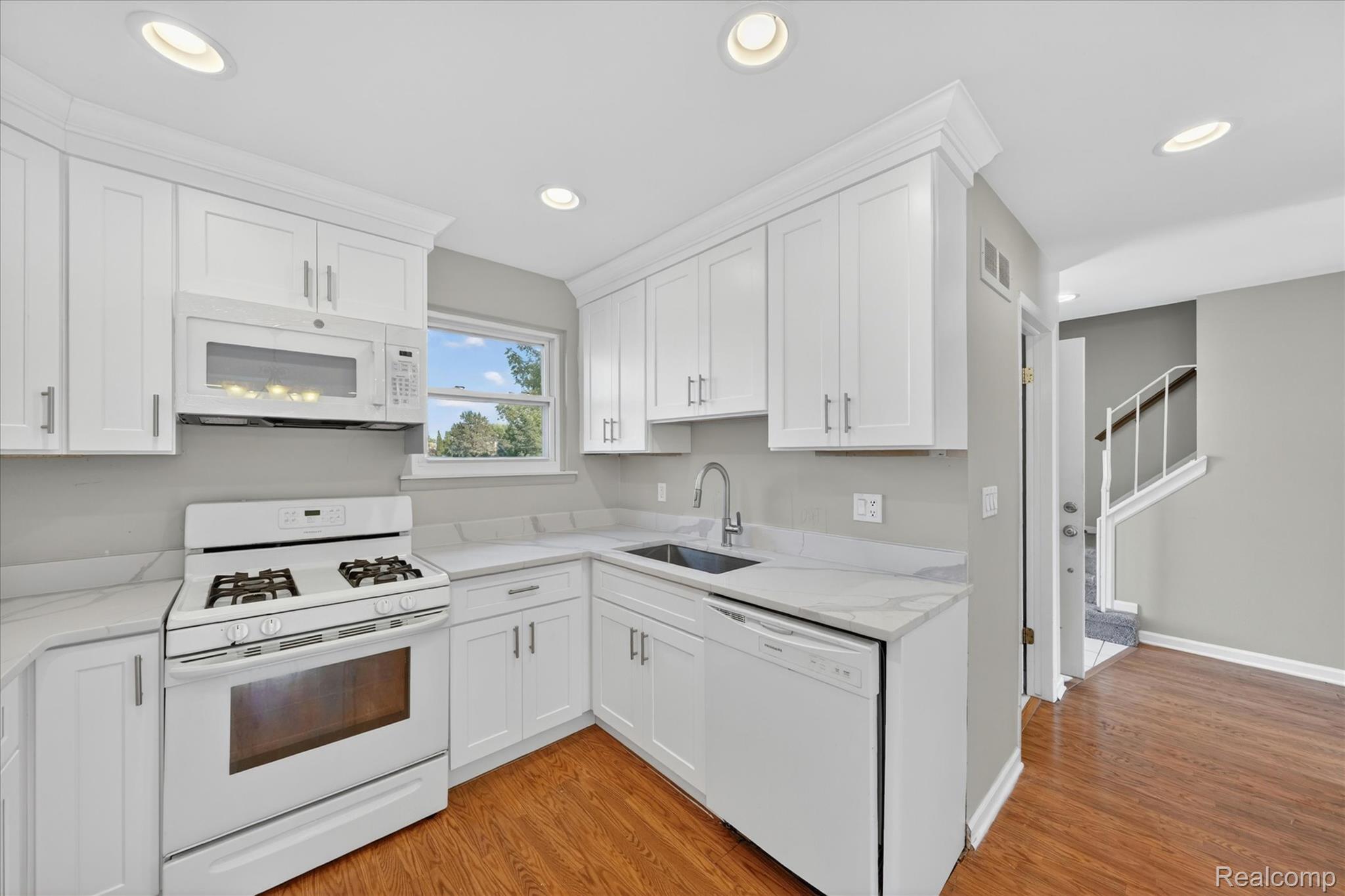 2824 Roundtree Drive Property Photo 14