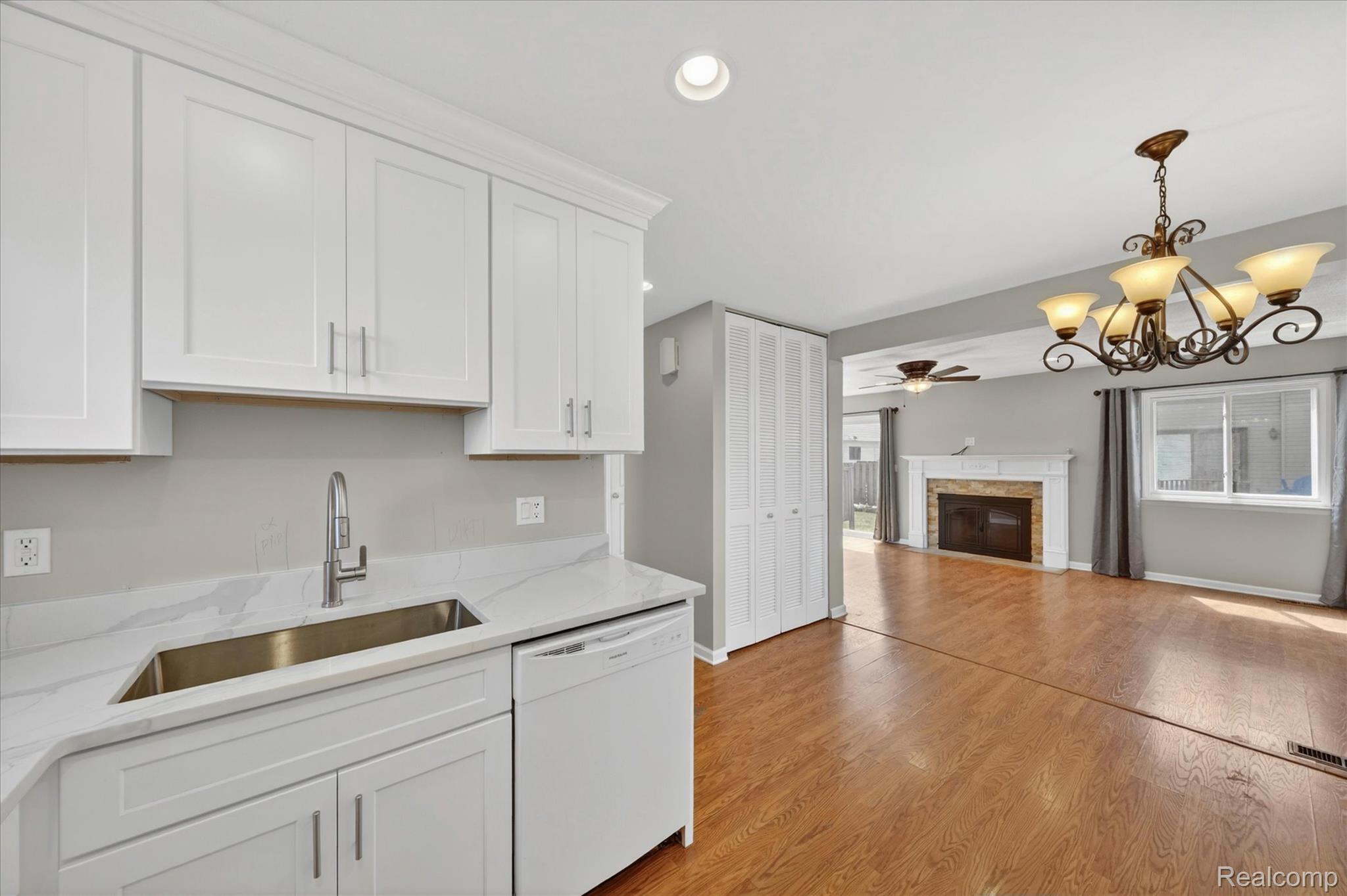 2824 Roundtree Drive Property Photo 16