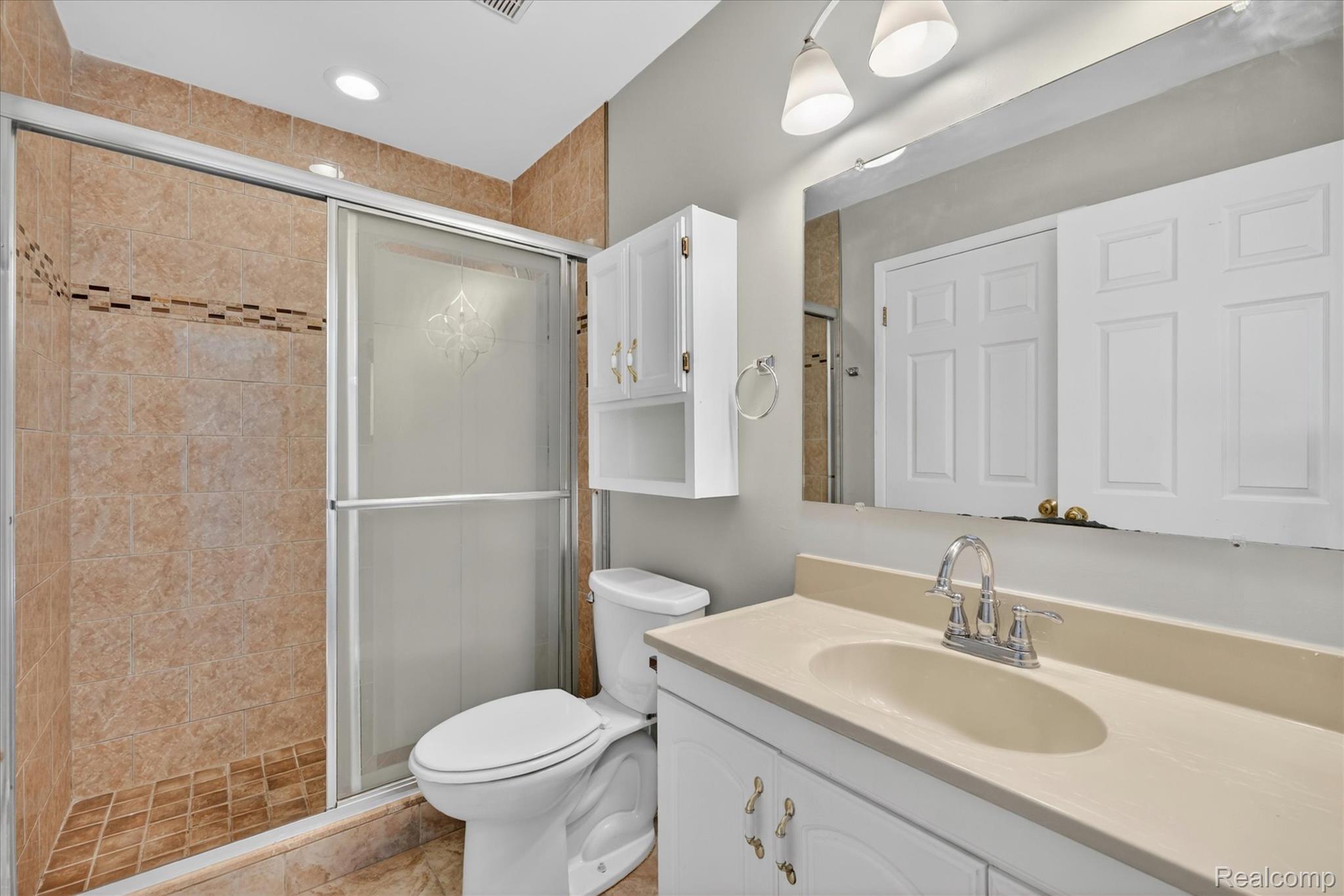 2824 Roundtree Drive Property Photo 24