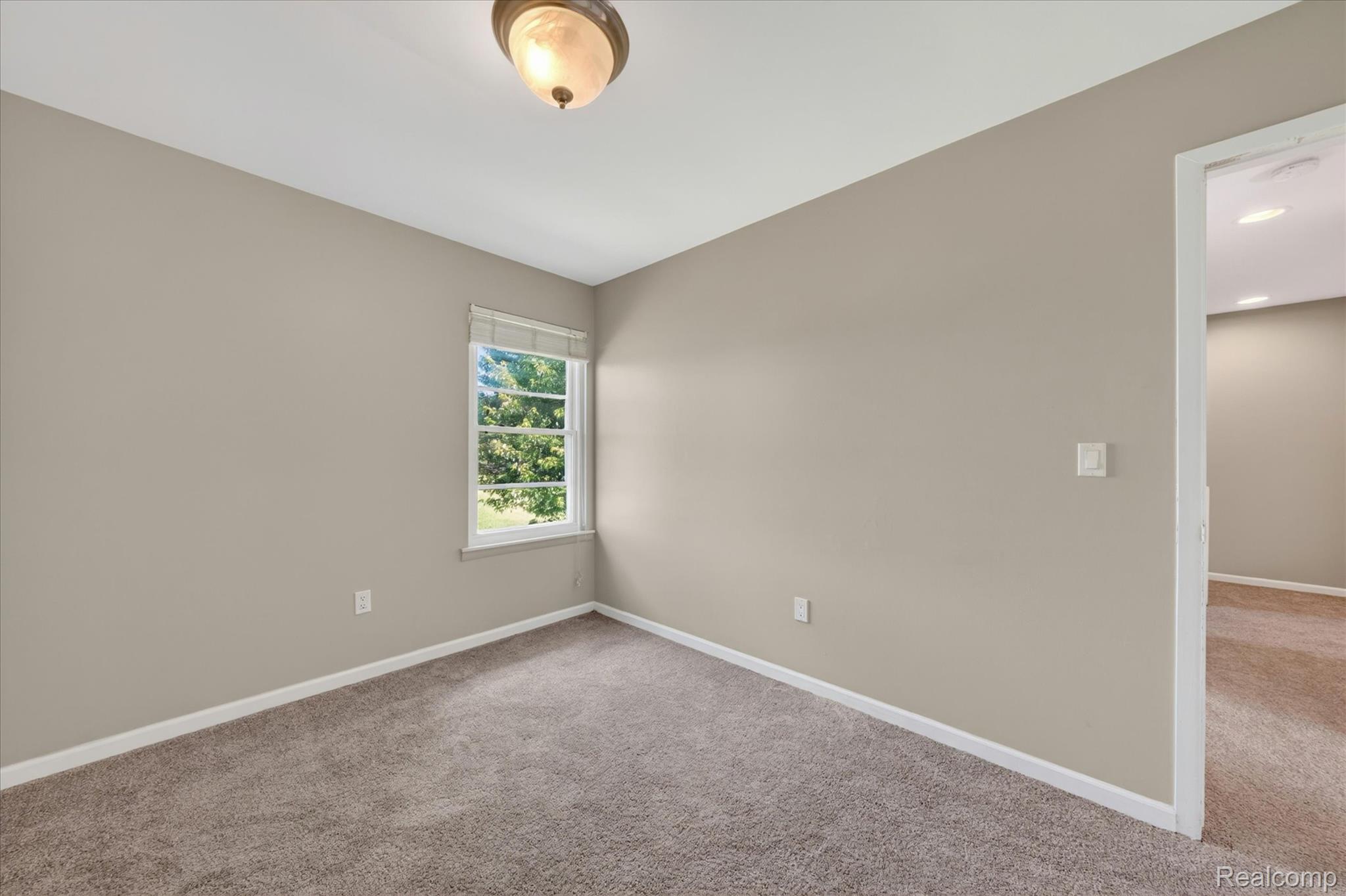 2824 Roundtree Drive Property Photo 26