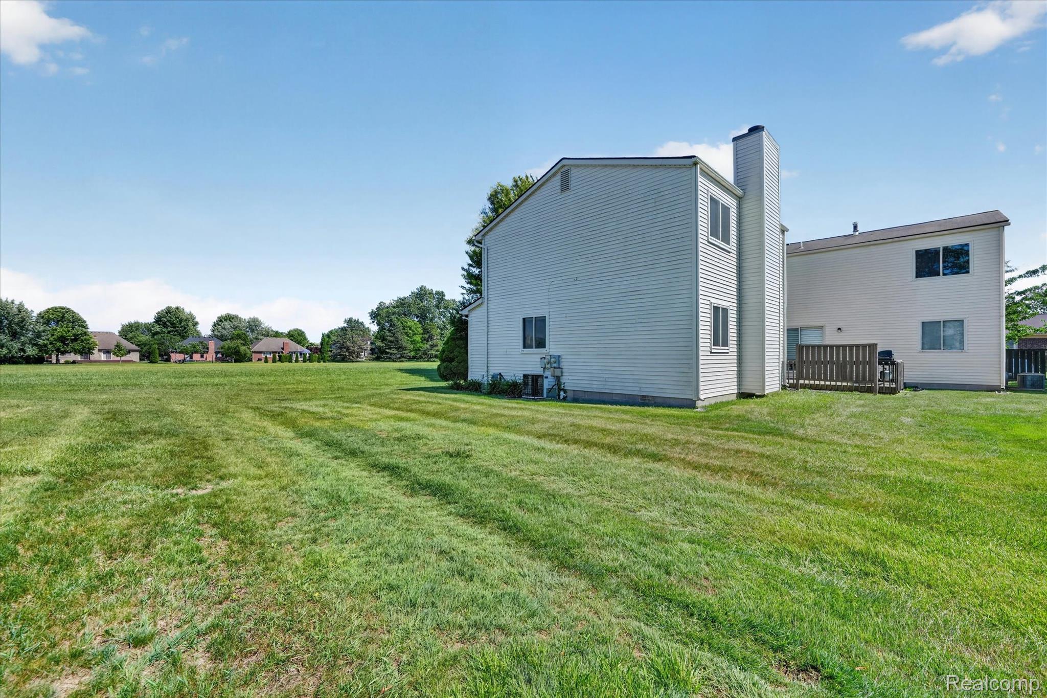 2824 Roundtree Drive Property Photo 34