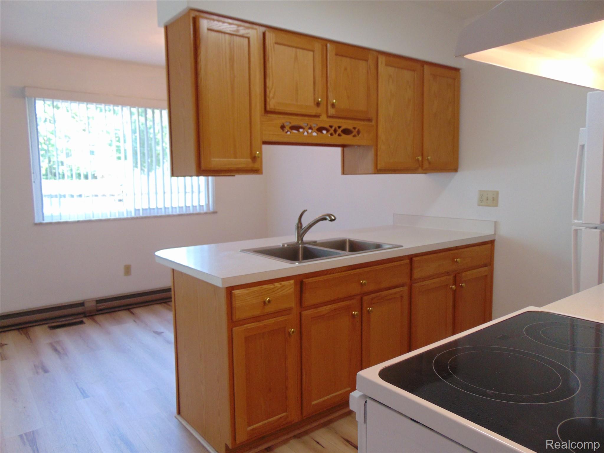 120 Weston Street Property Photo 3