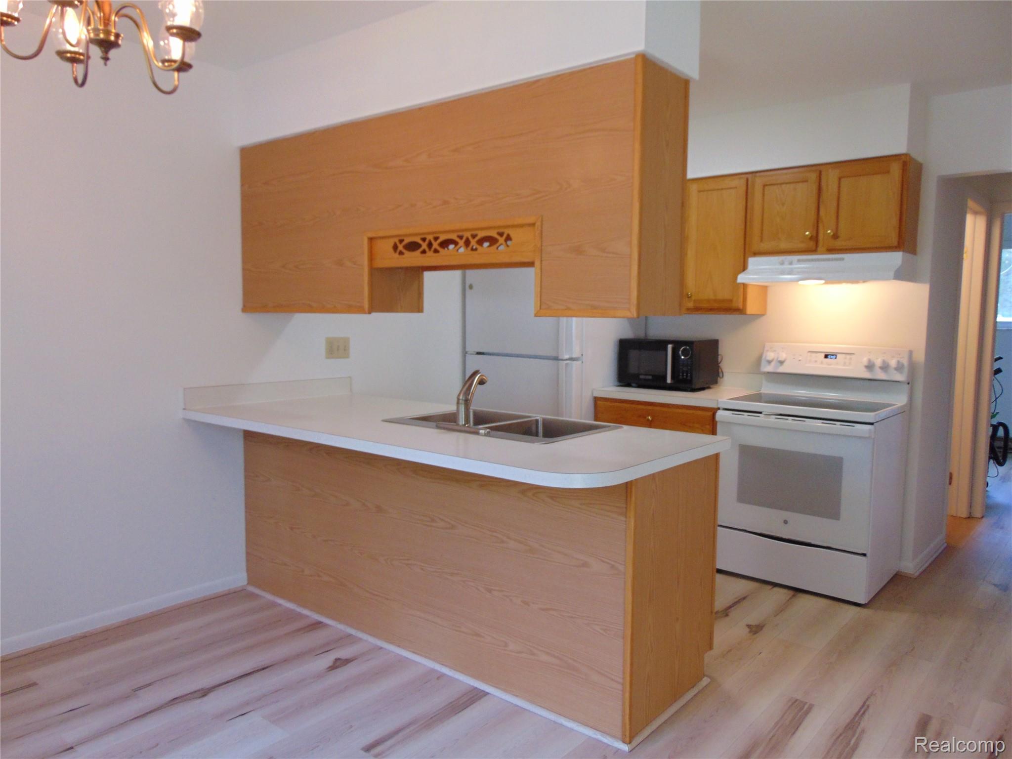 120 Weston Street Property Photo 4