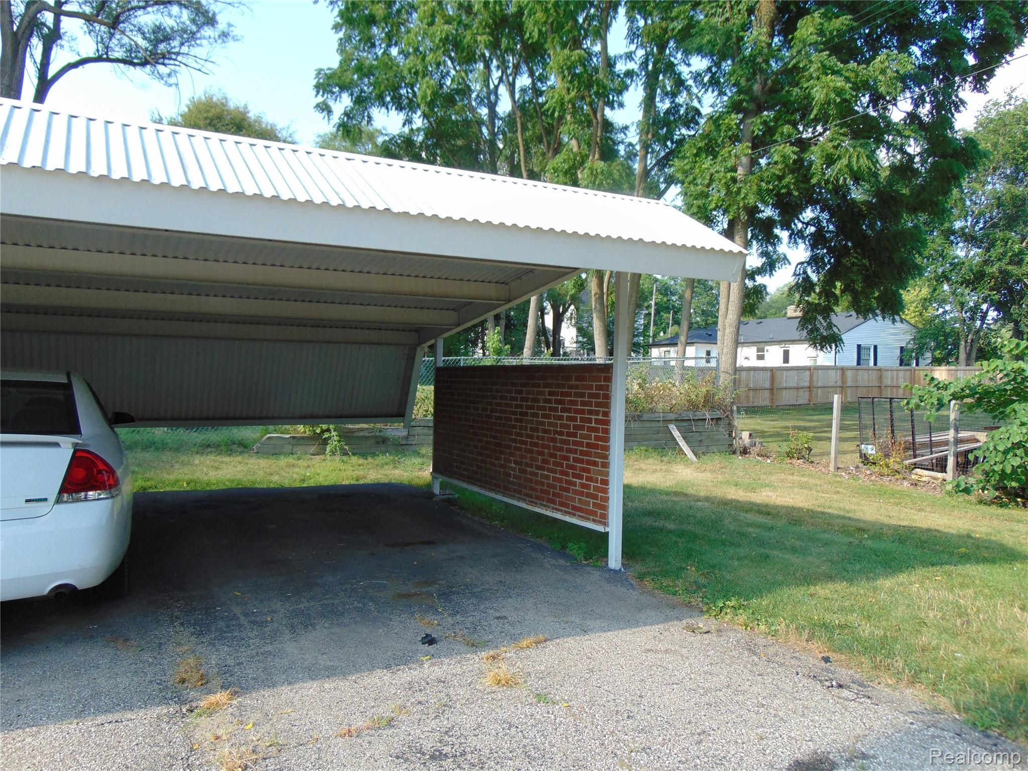 120 Weston Street Property Photo 11