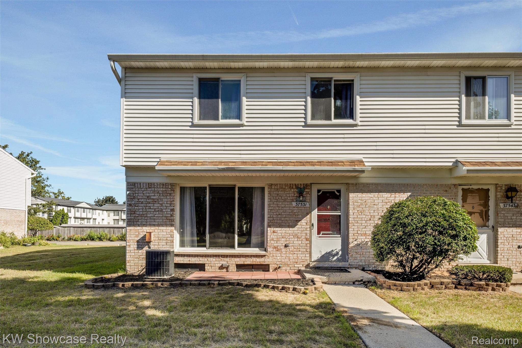 37531 N Colonial Drive Property Photo 1