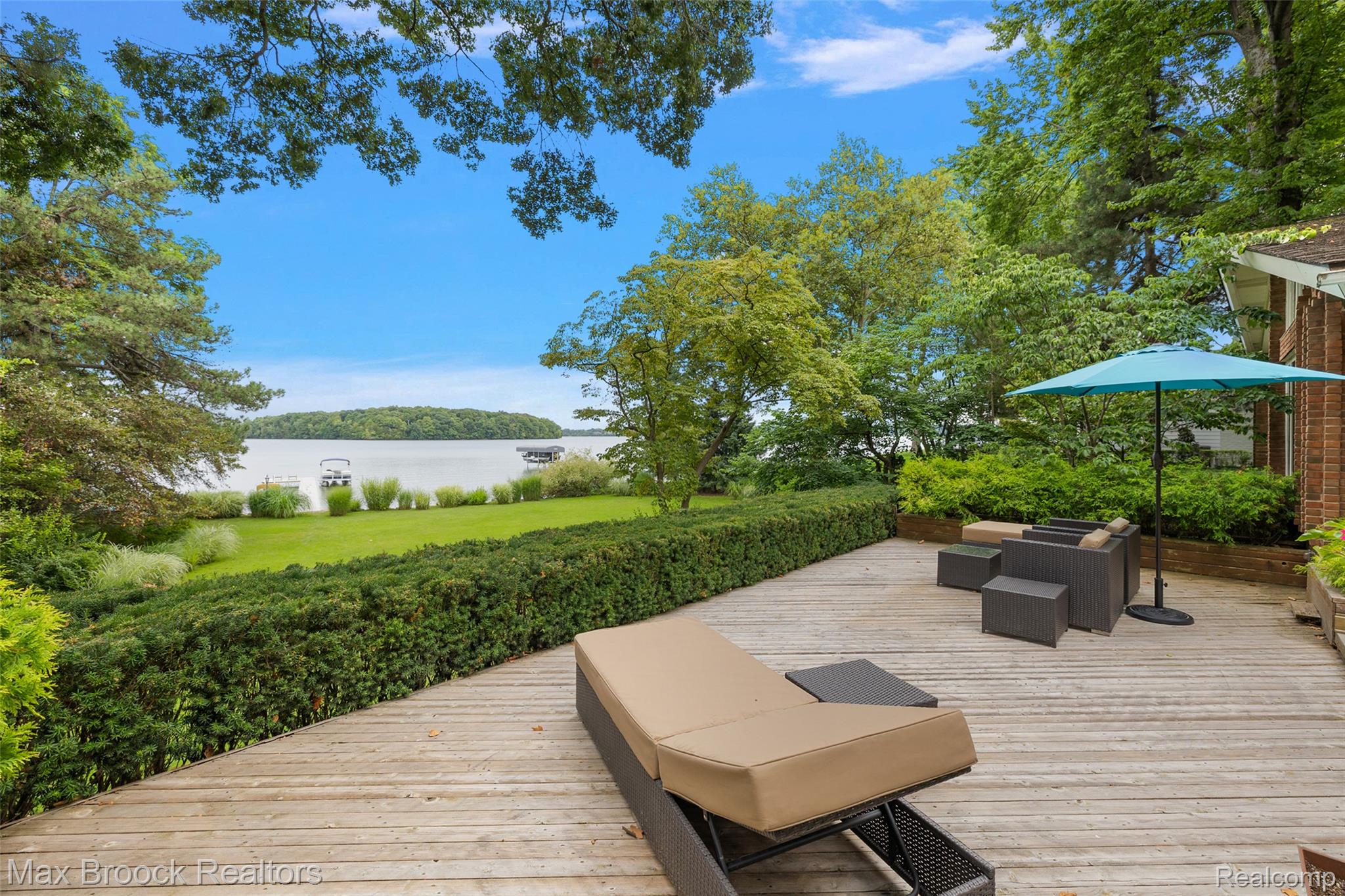 3377 W Shore Drive Property Photo 1