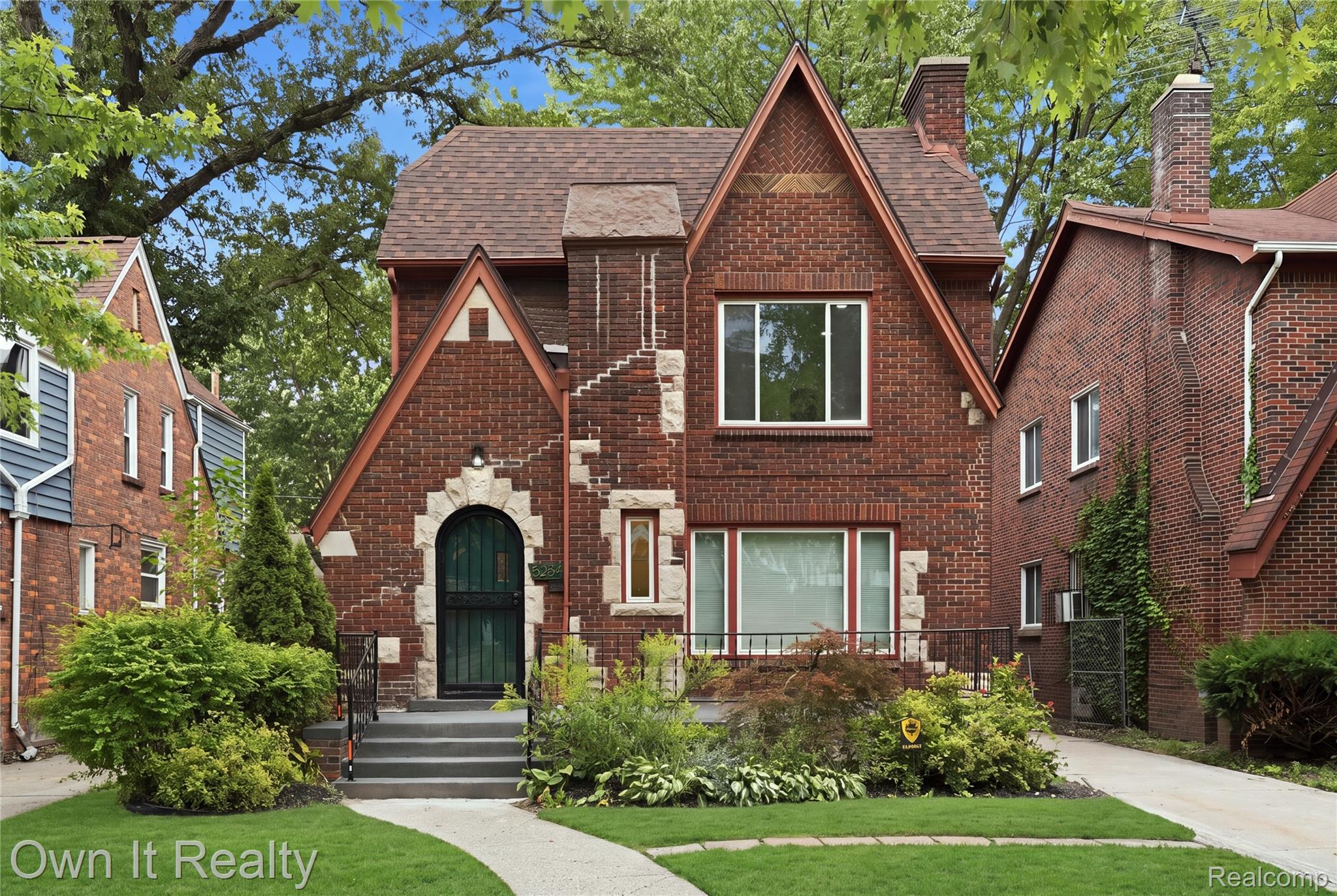 5244 Kensington Avenue Property Photo 1
