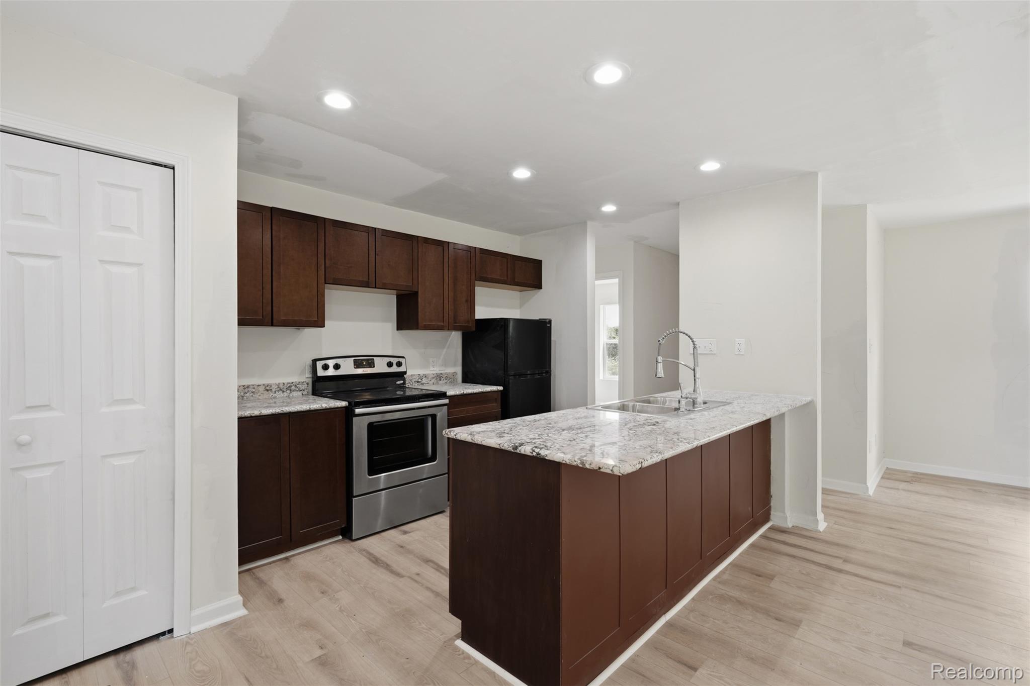 6640 Lemon Road Property Photo 5