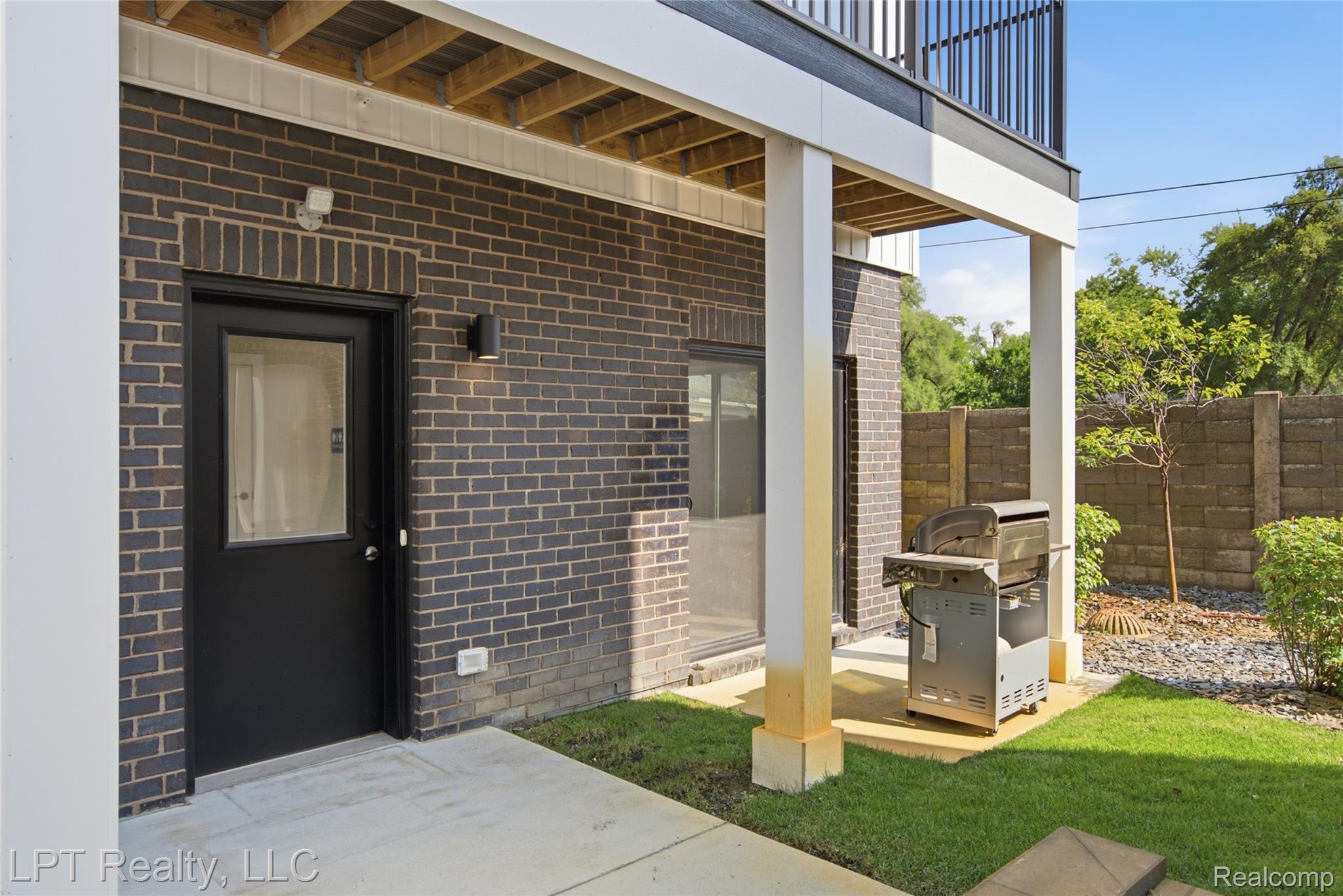 8130 Allor Landing Property Photo 4