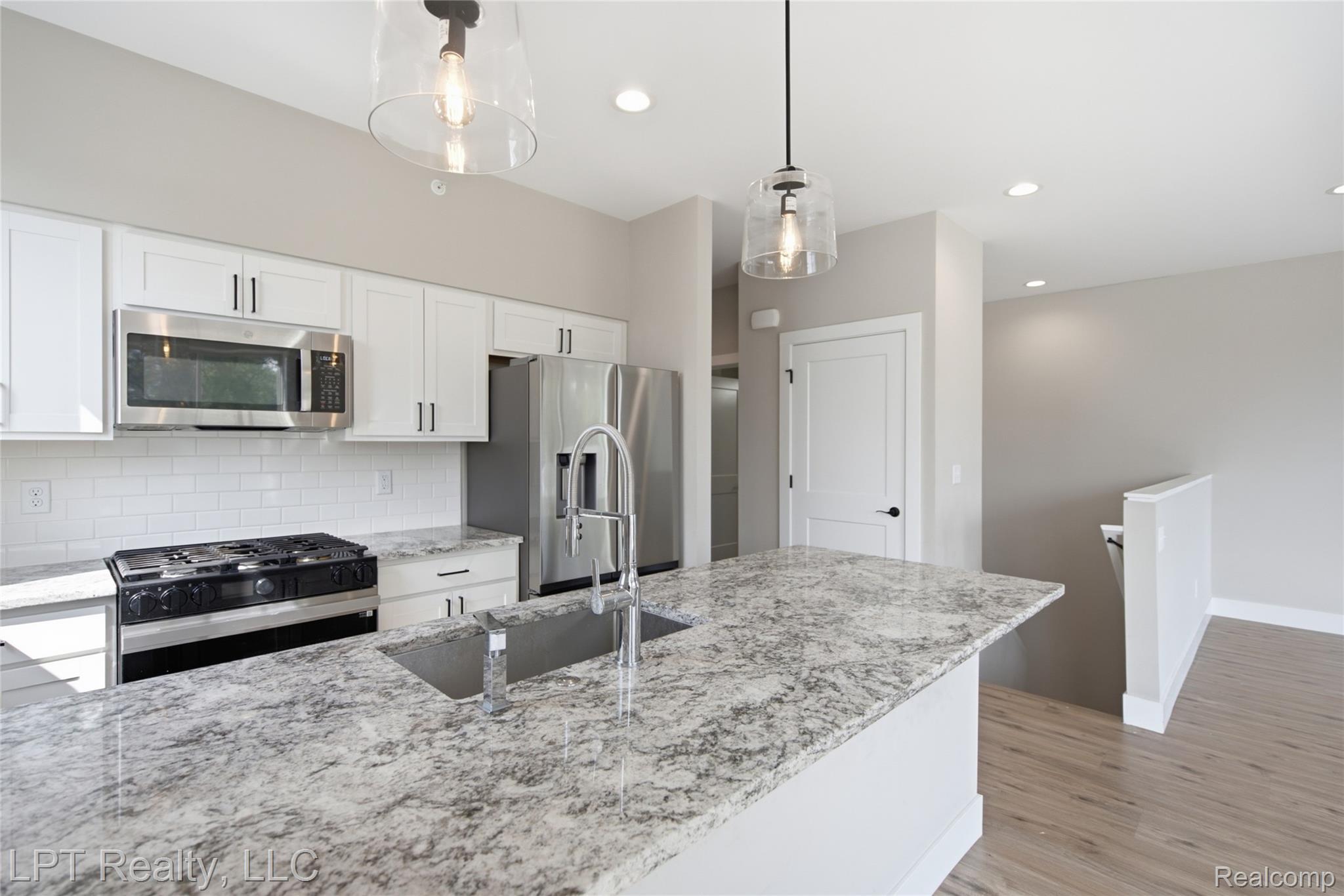 8130 Allor Landing Property Photo 6