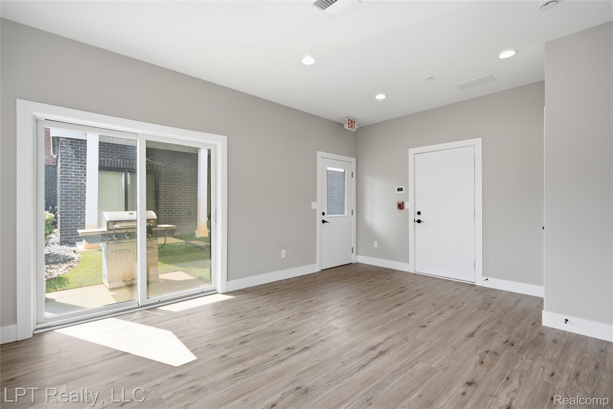 8130 Allor Landing Property Photo 7