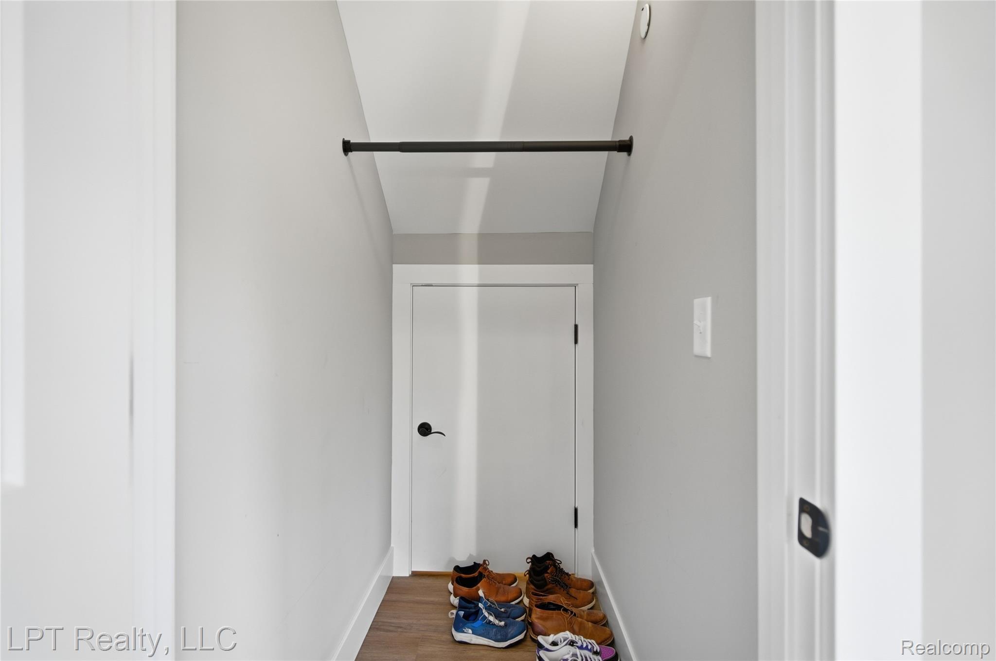 8130 Allor Landing Property Photo 10