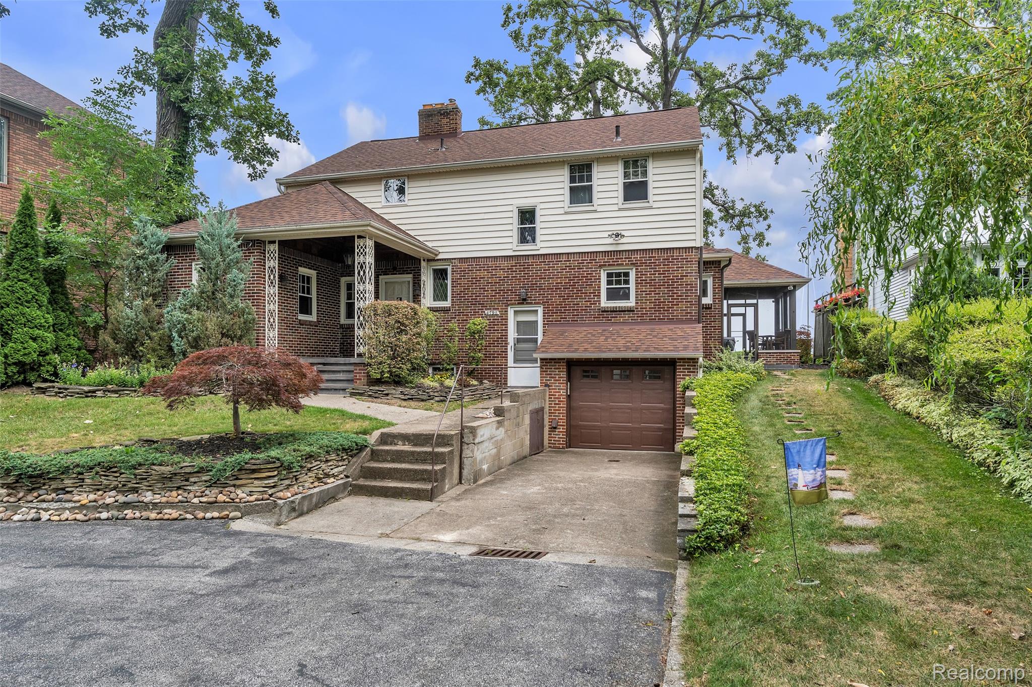 4796 Lakeshore Road Property Photo 1