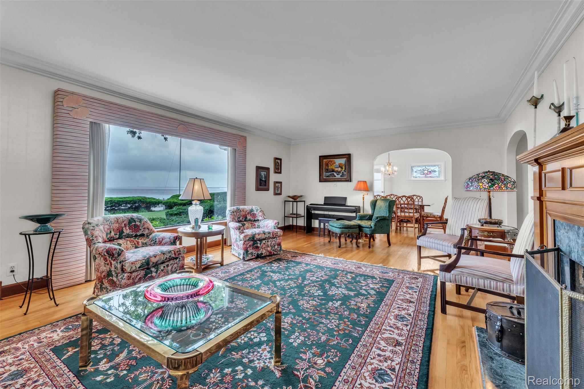 4796 Lakeshore Road Property Photo 2