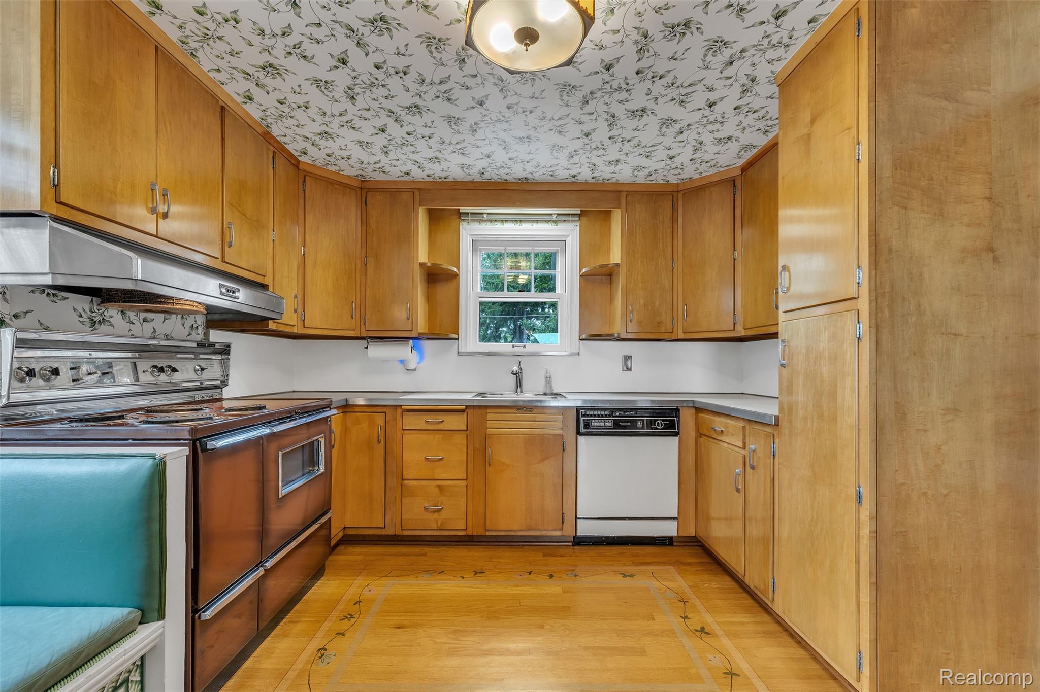 4796 Lakeshore Road Property Photo 22