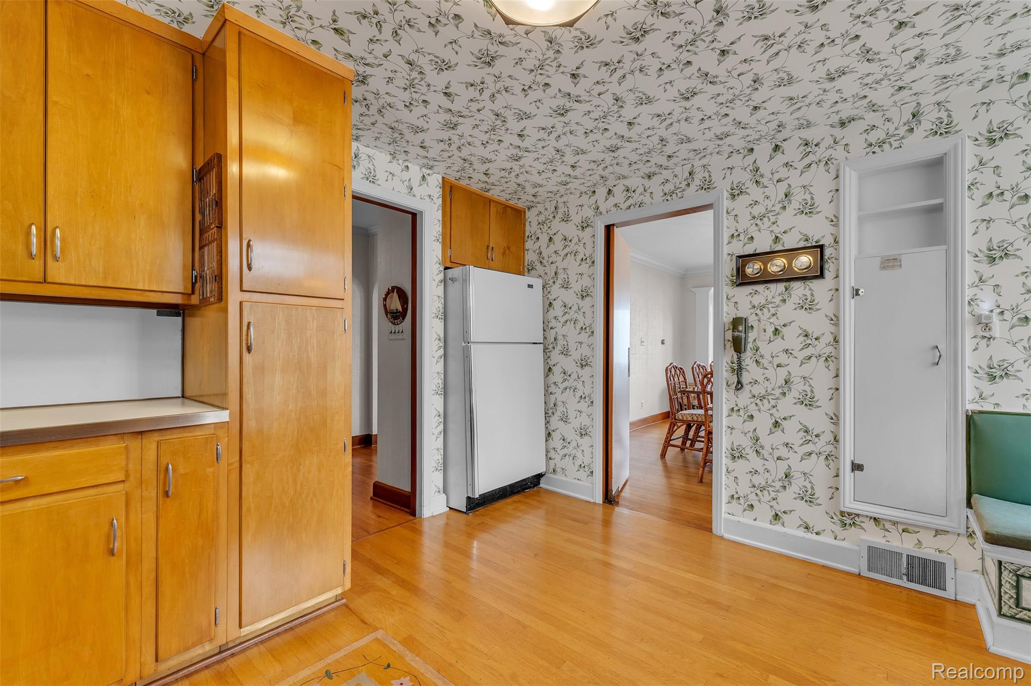 4796 Lakeshore Road Property Photo 24