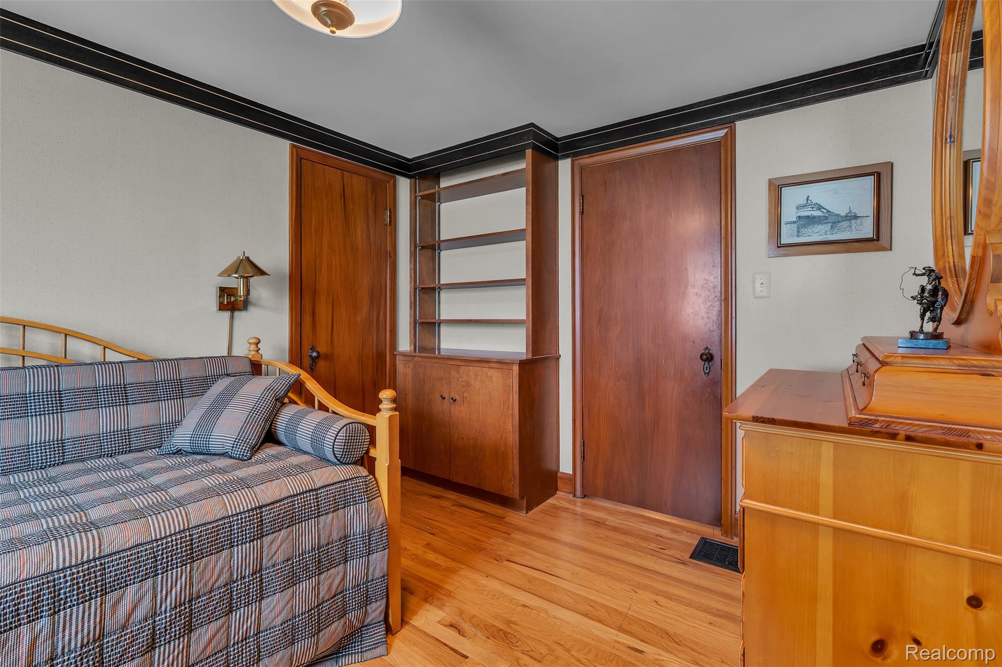 4796 Lakeshore Road Property Photo 34