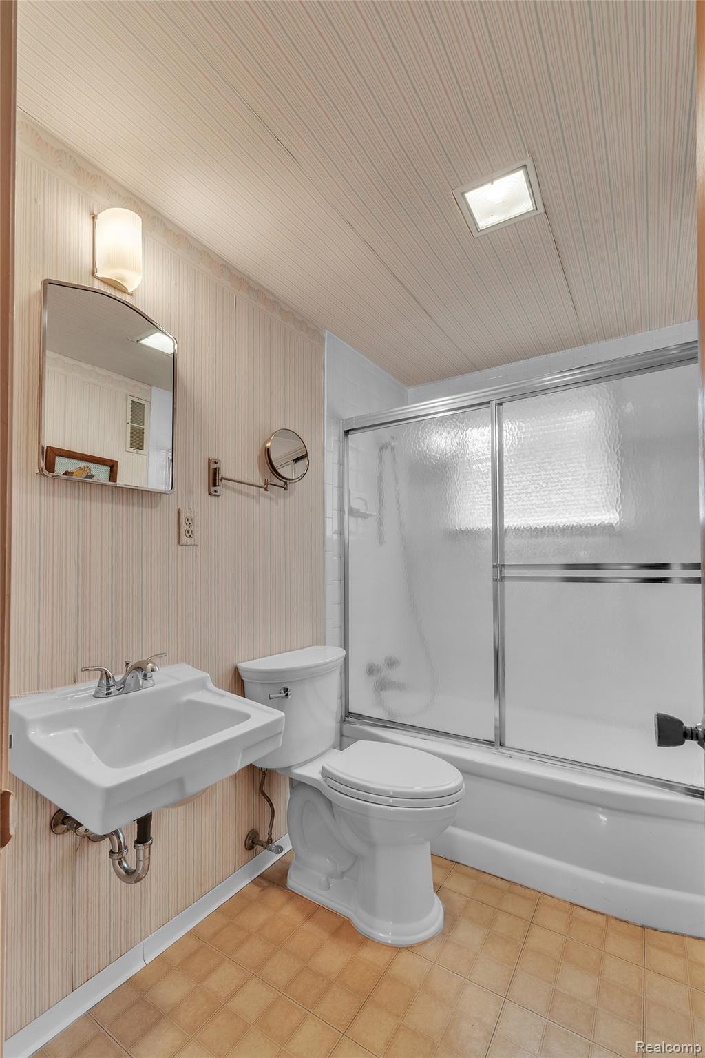4796 Lakeshore Road Property Photo 80