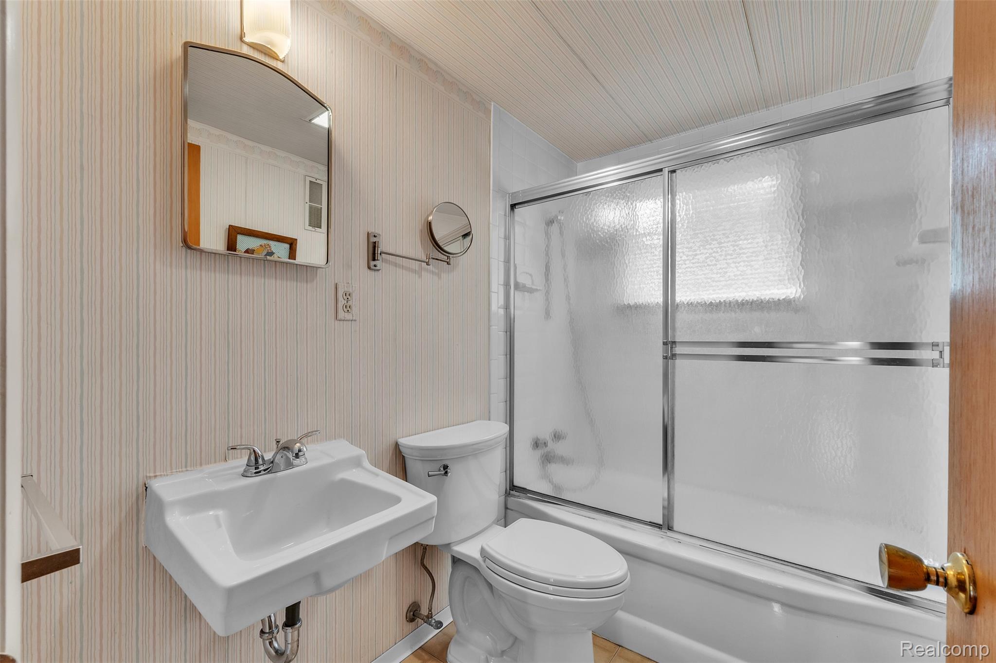 4796 Lakeshore Road Property Photo 81