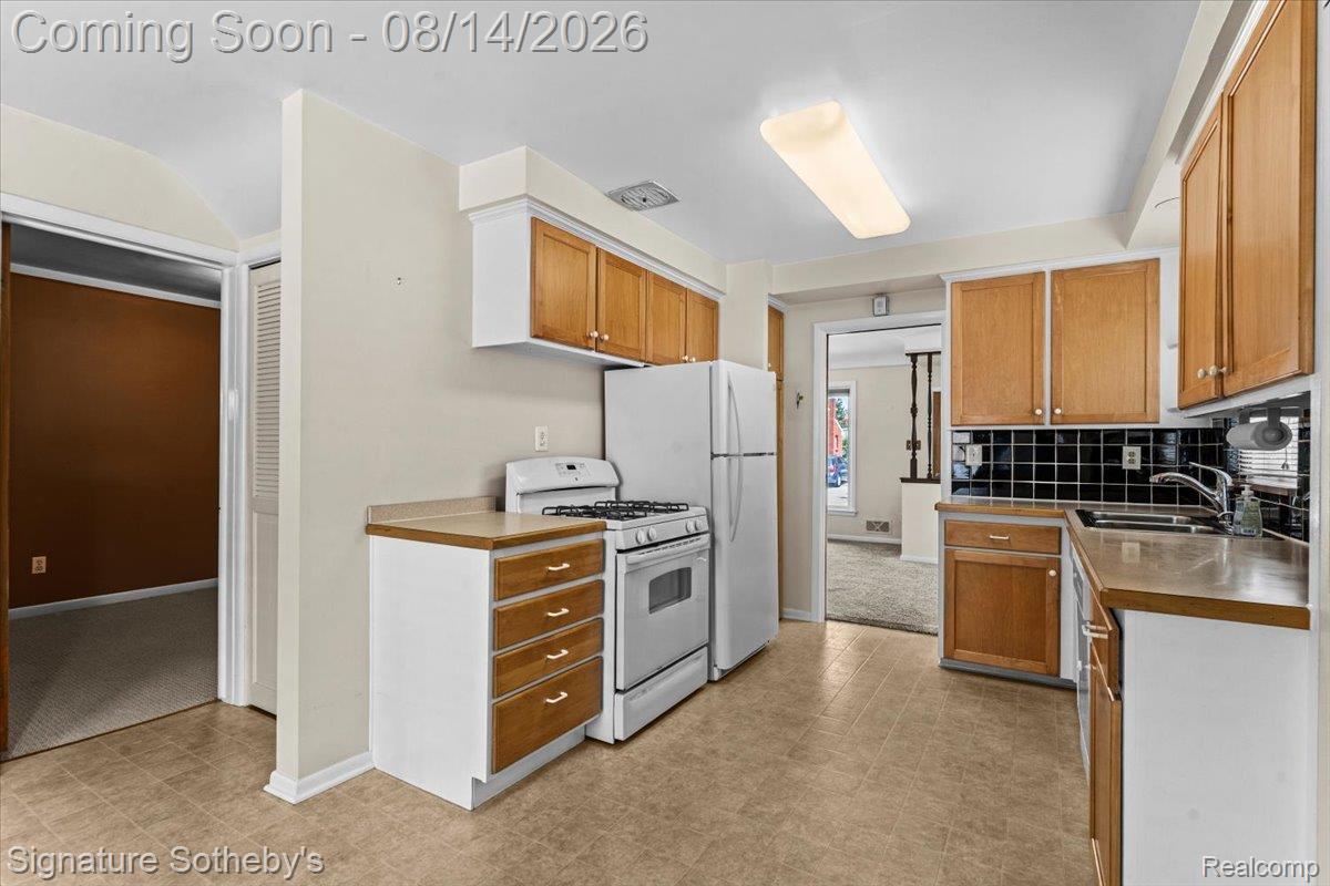 28399 Palmer Boulevard Property Photo 9