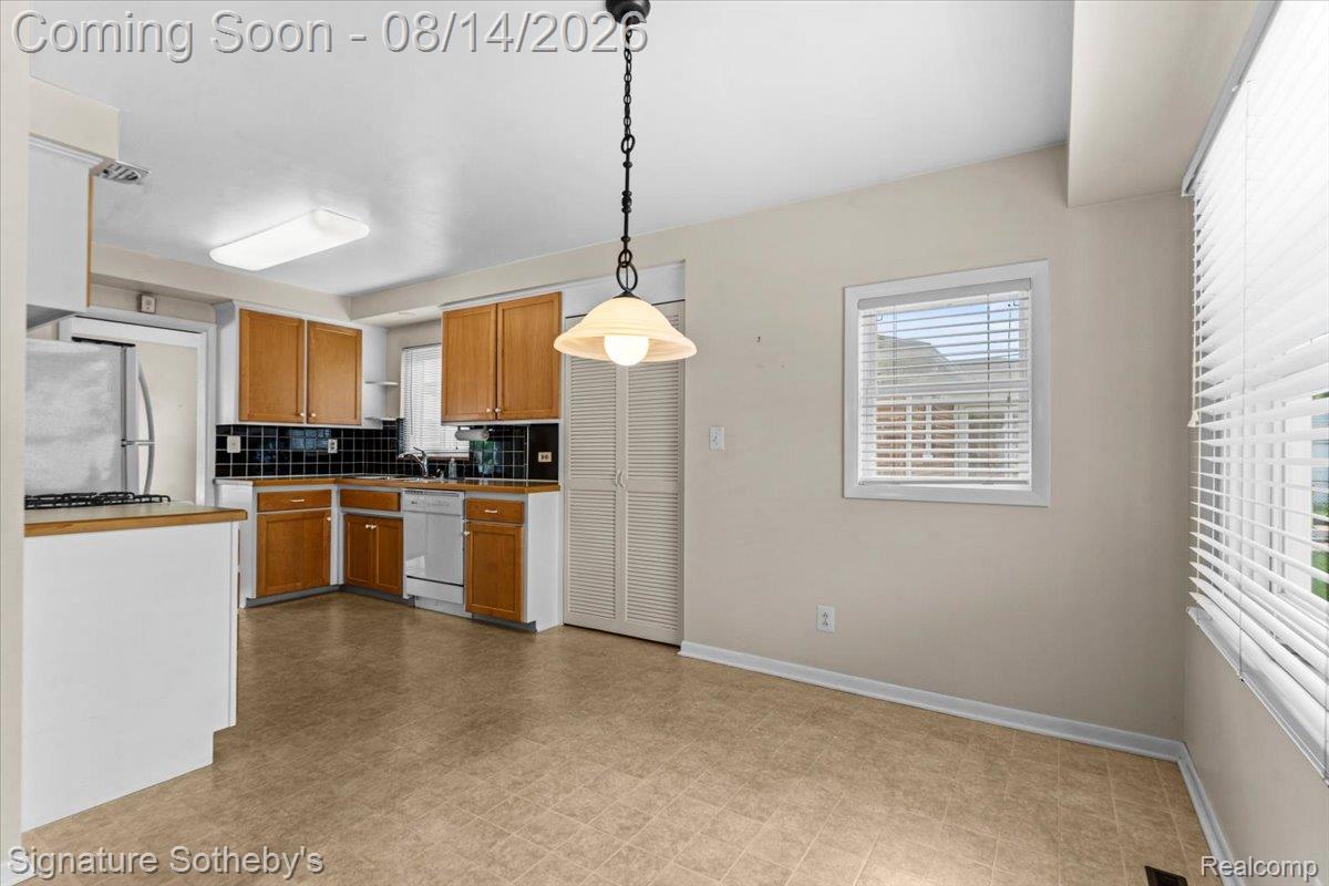 28399 Palmer Boulevard Property Photo 13