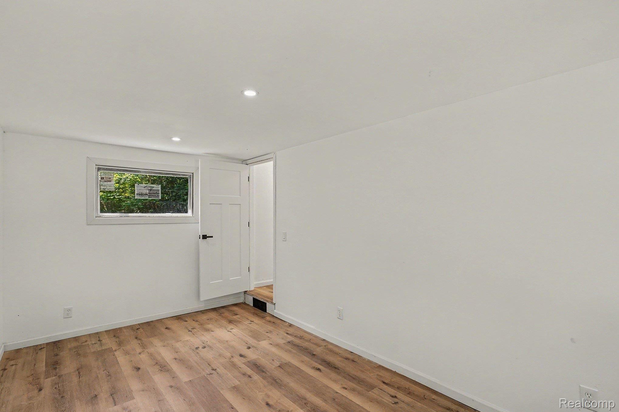 3217 W Cass Avenue Property Photo 3