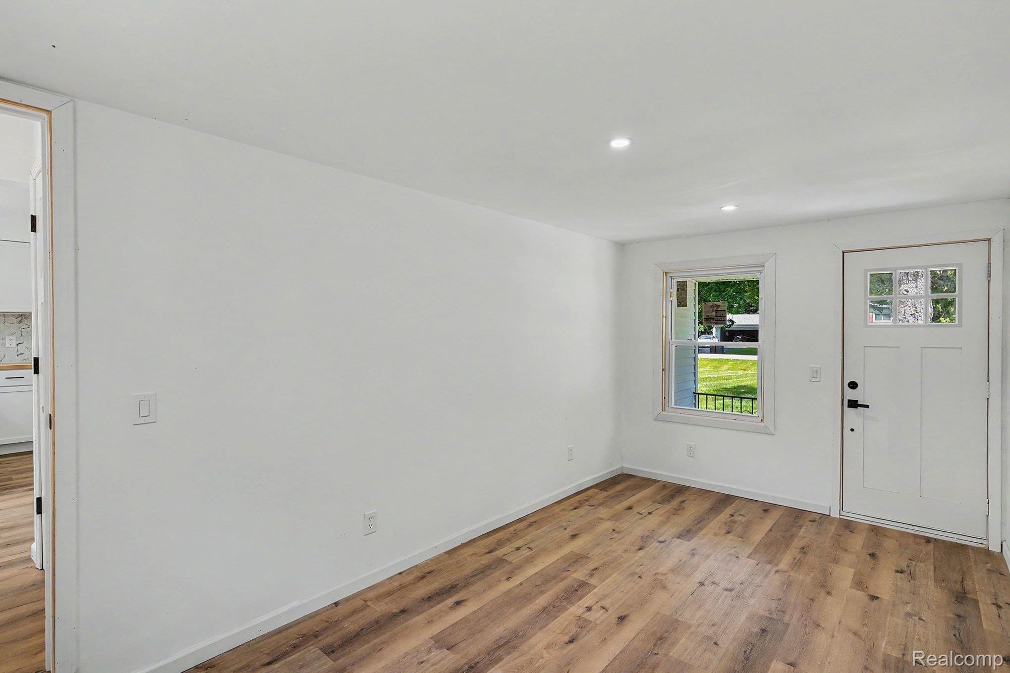 3217 W Cass Avenue Property Photo 4