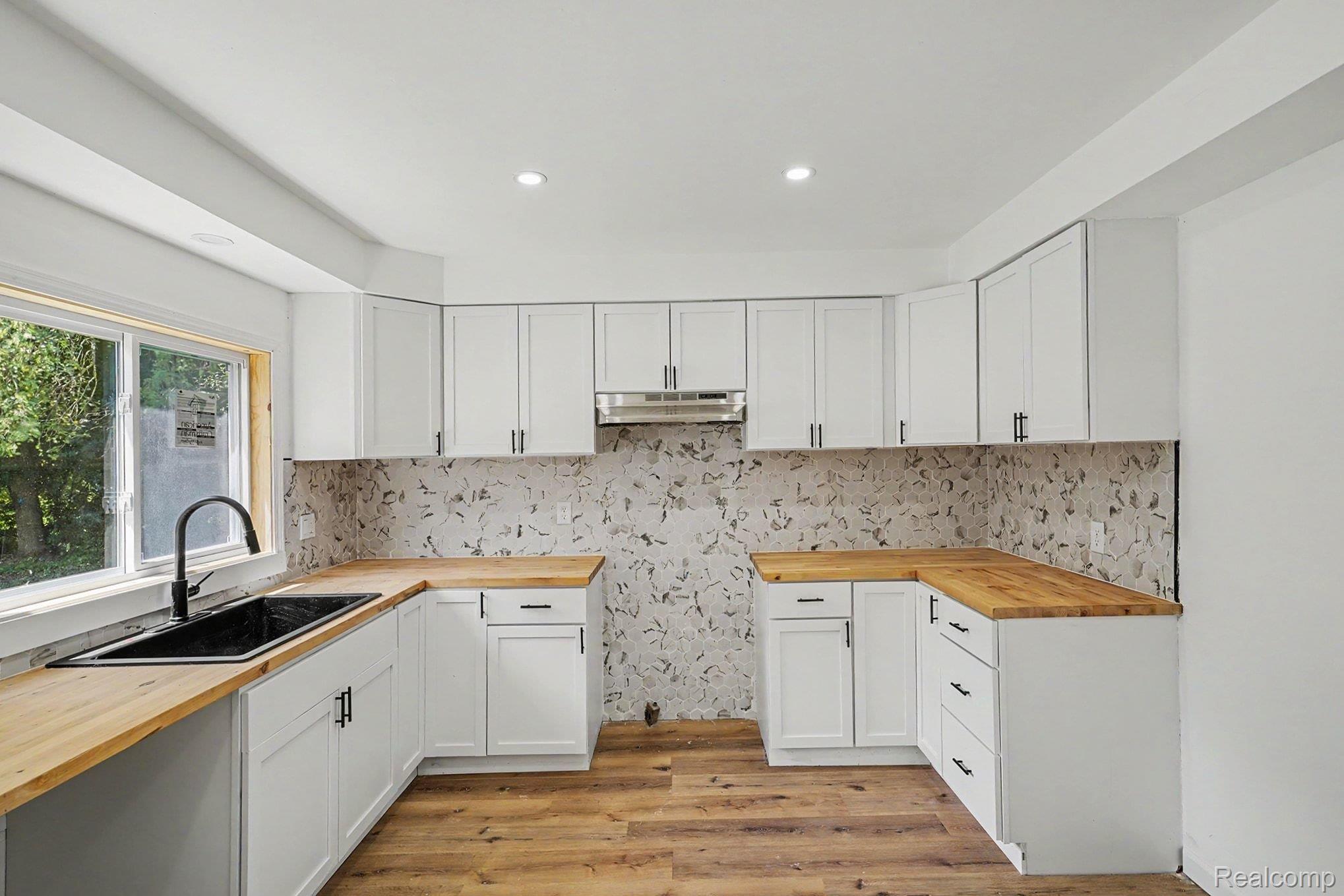 3217 W Cass Avenue Property Photo 5