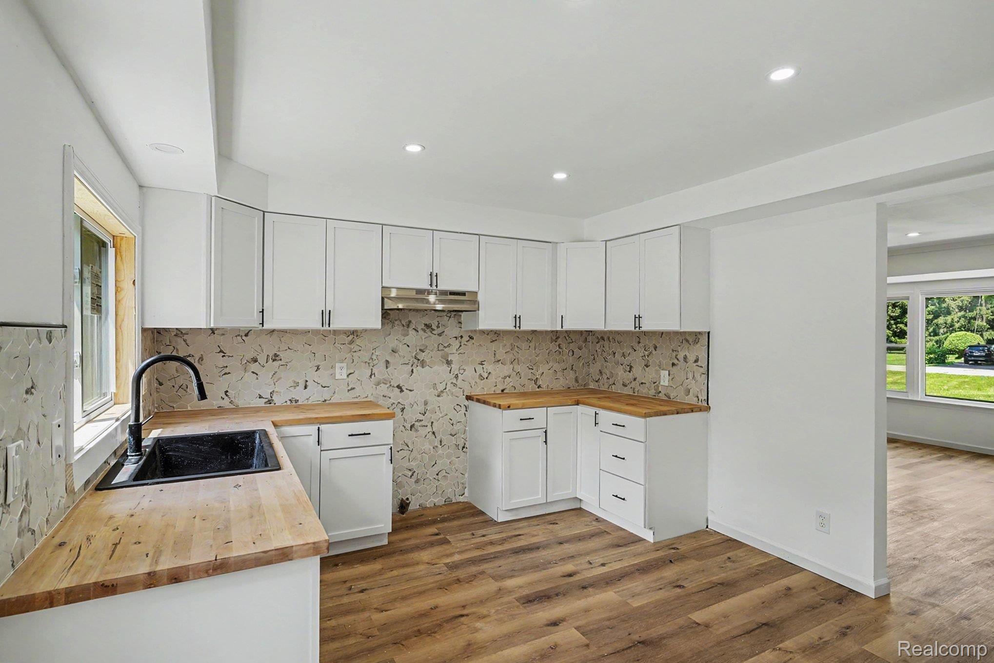 3217 W Cass Avenue Property Photo 6