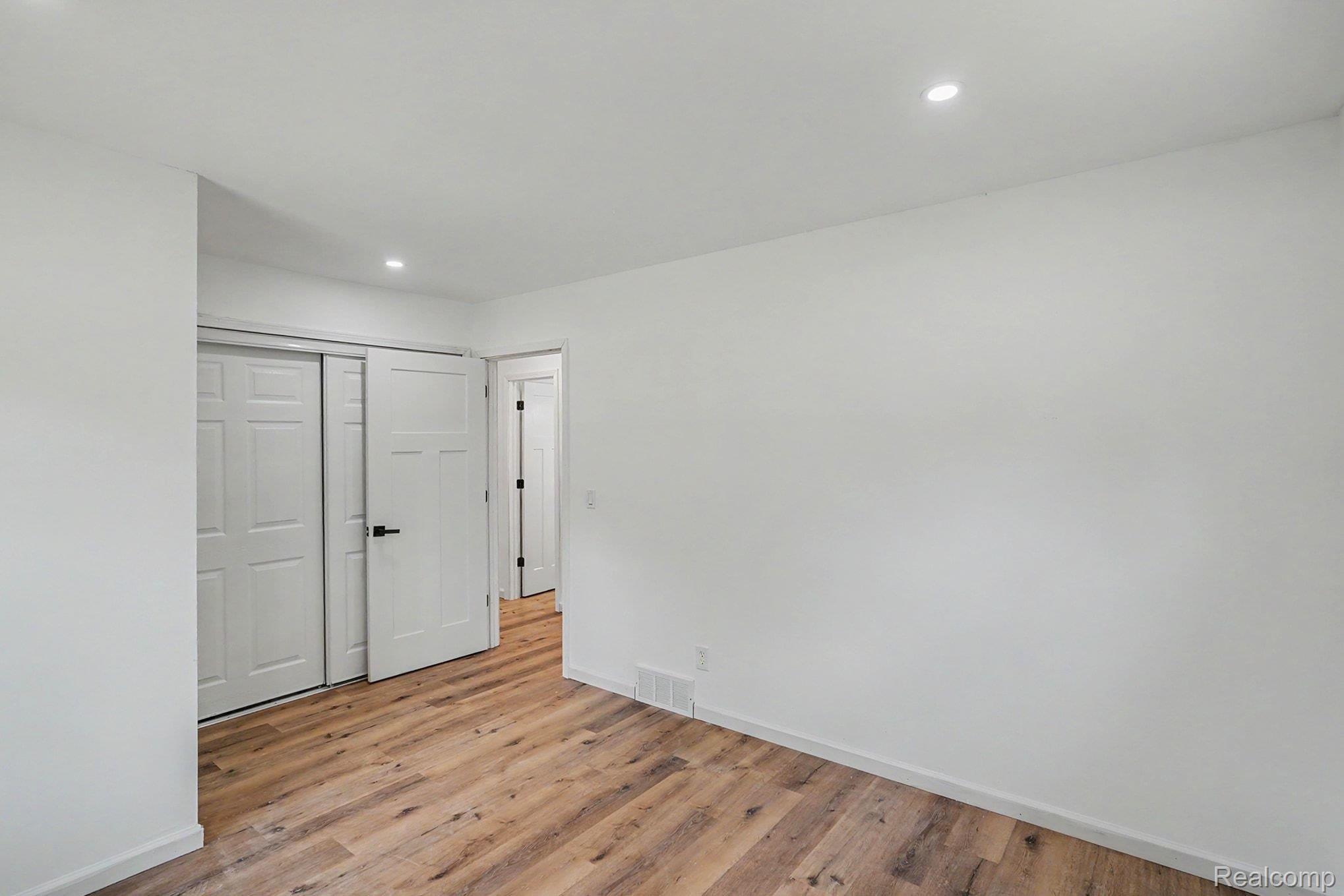 3217 W Cass Avenue Property Photo 14