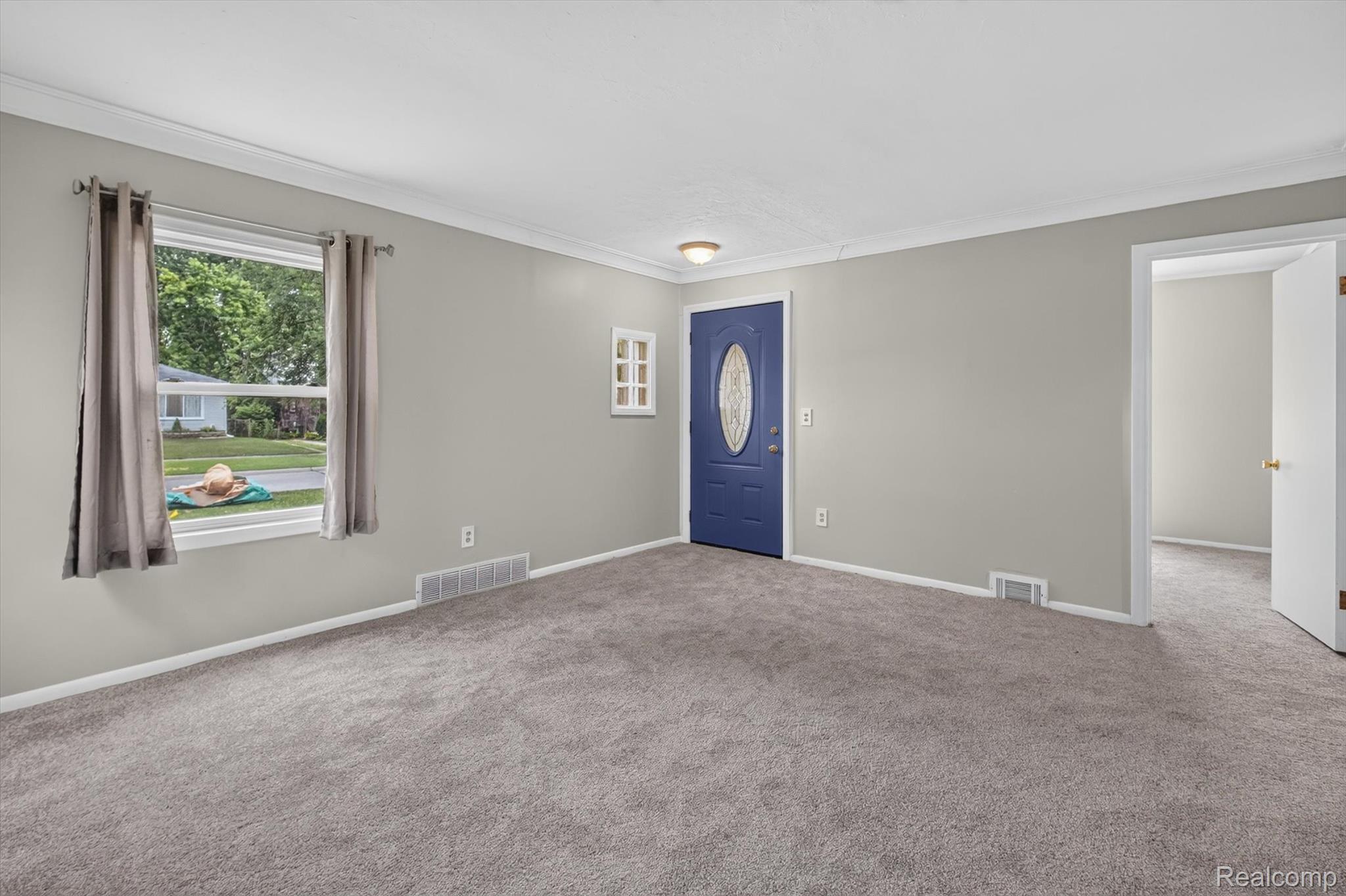 35259 Currier Street Property Photo 8