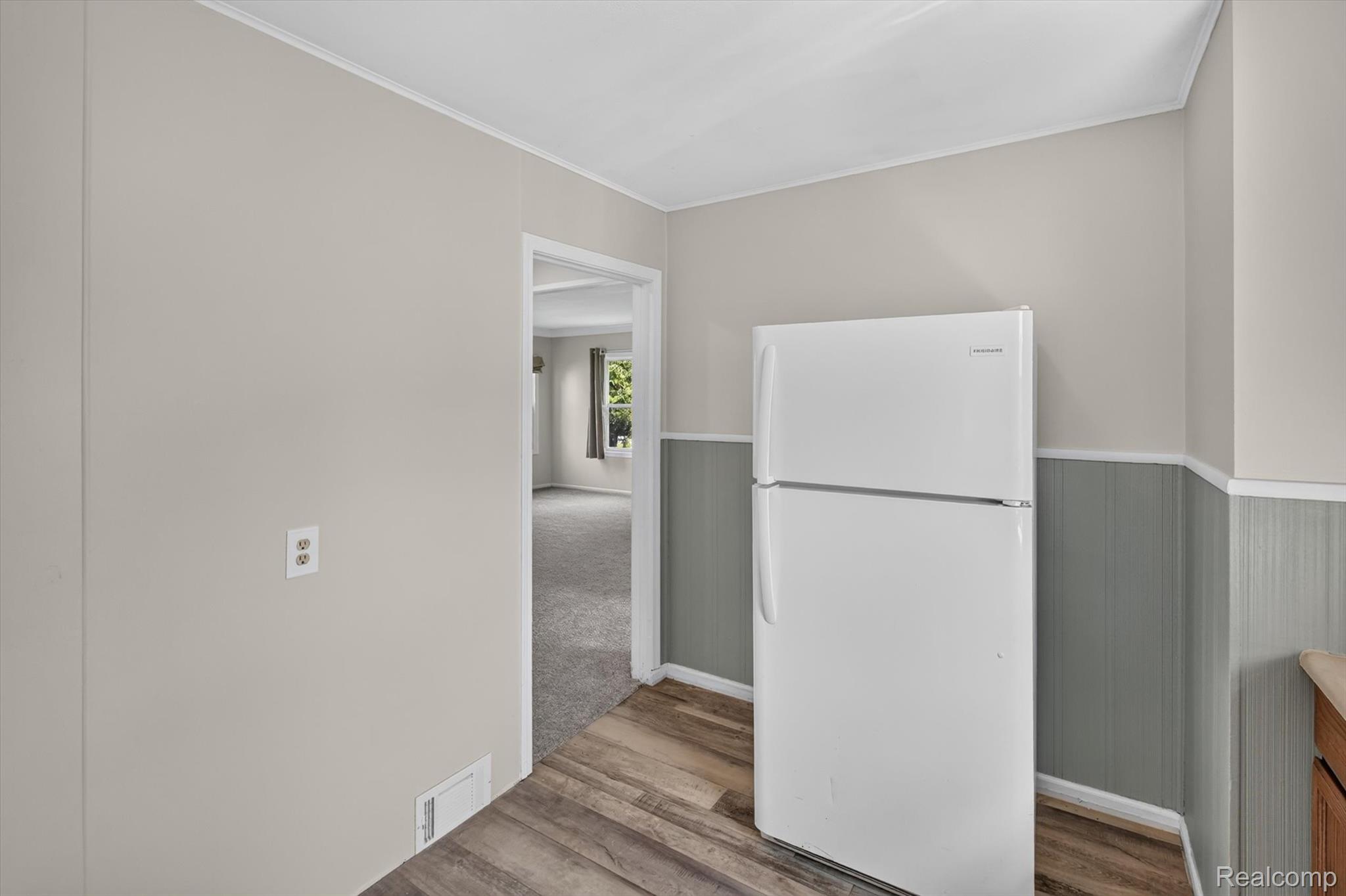 35259 Currier Street Property Photo 12
