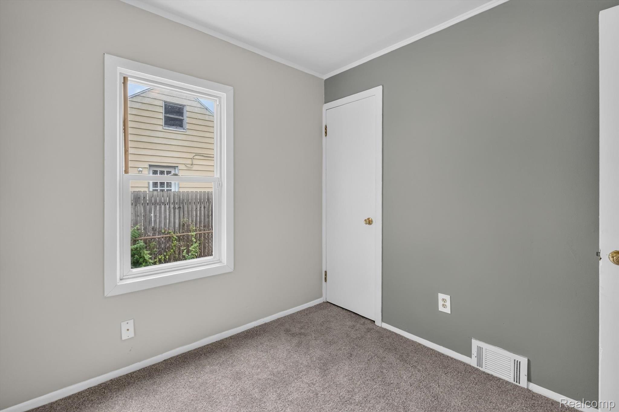 35259 Currier Street Property Photo 16
