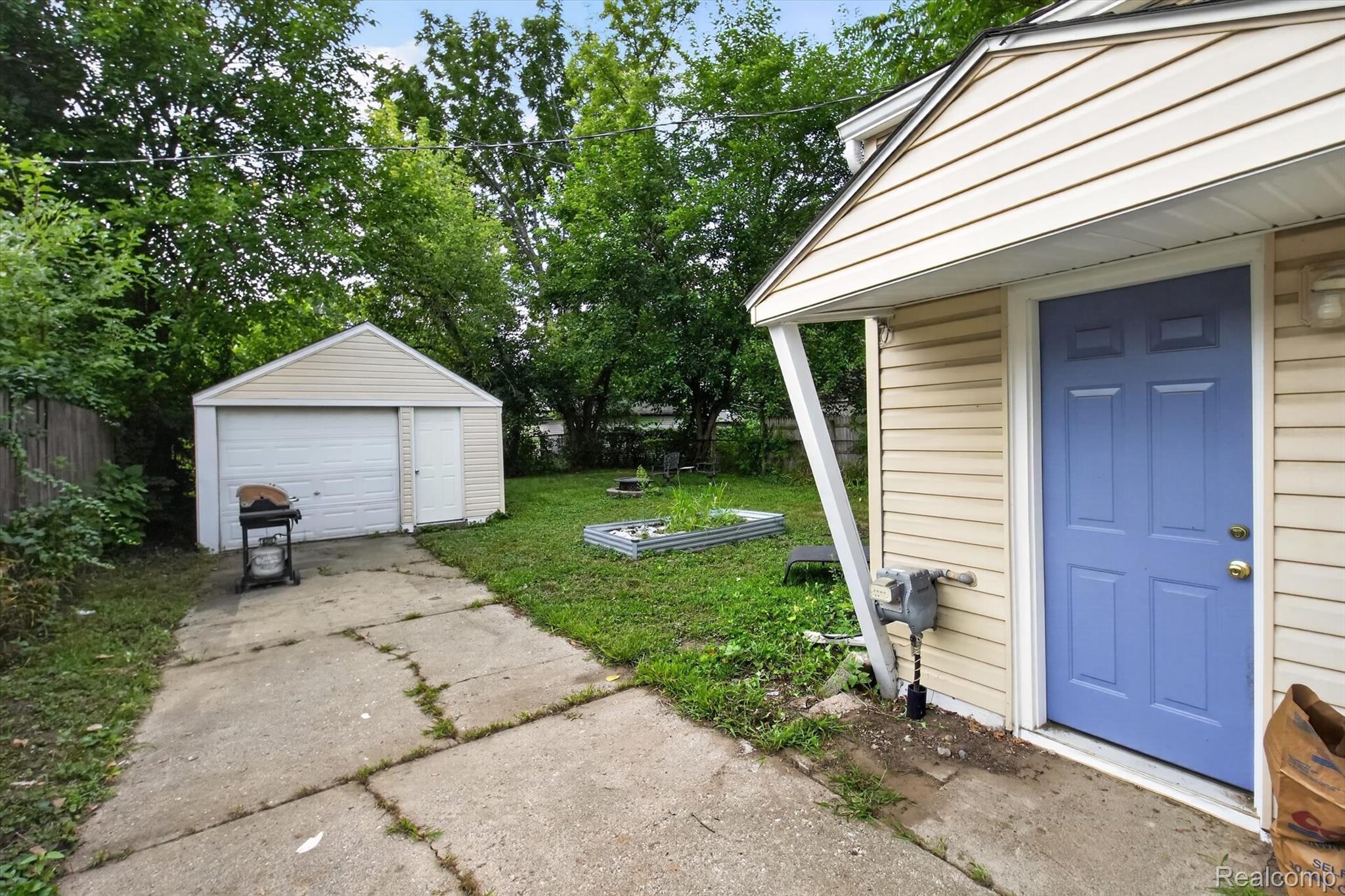 35259 Currier Street Property Photo 25