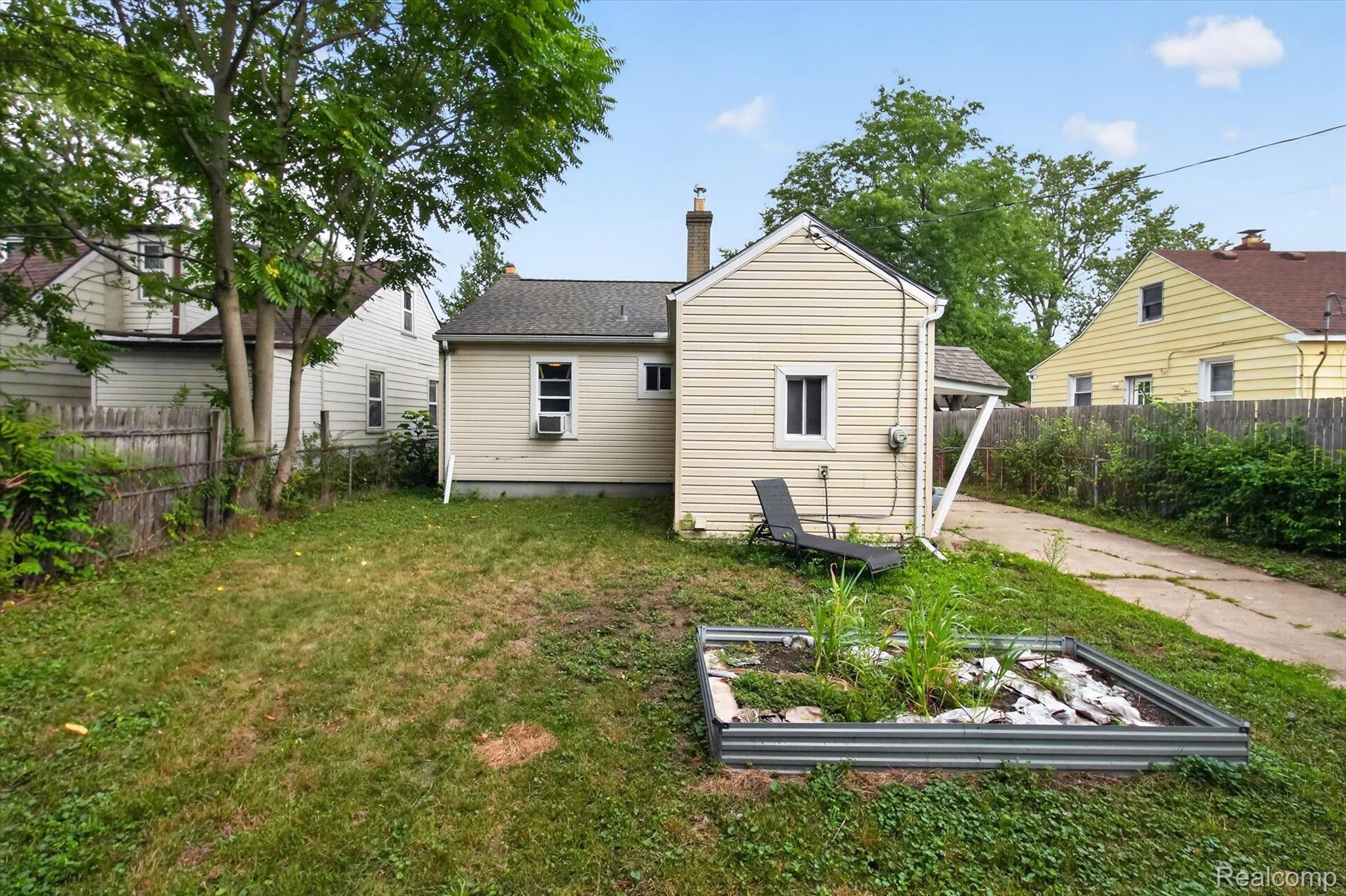35259 Currier Street Property Photo 28