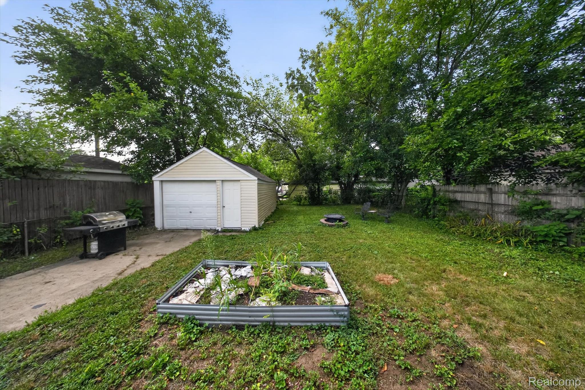35259 Currier Street Property Photo 30