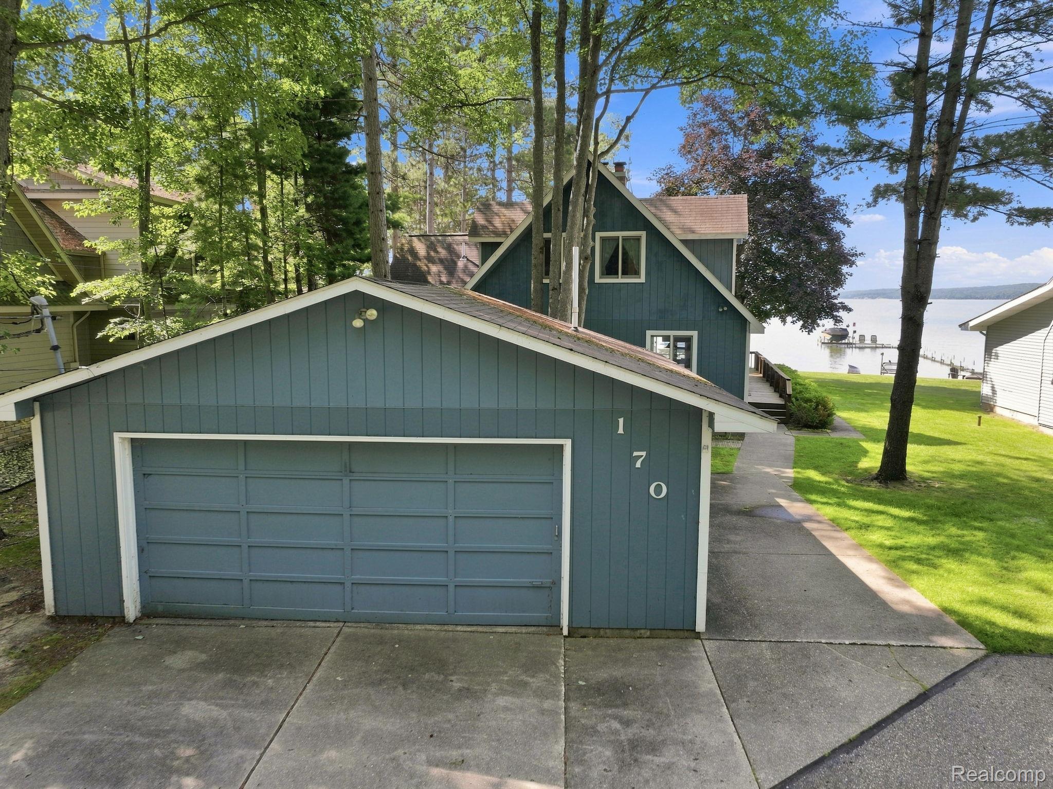 170 Flagpoint Avenue Property Photo 1