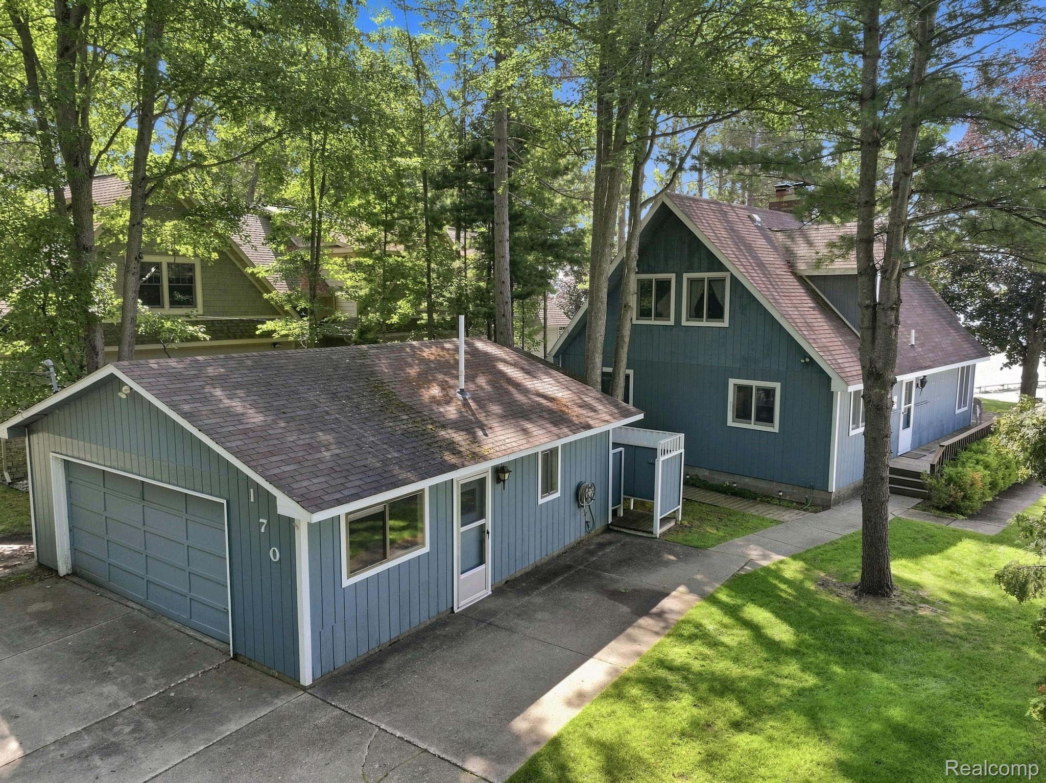 170 Flagpoint Avenue Property Photo 3