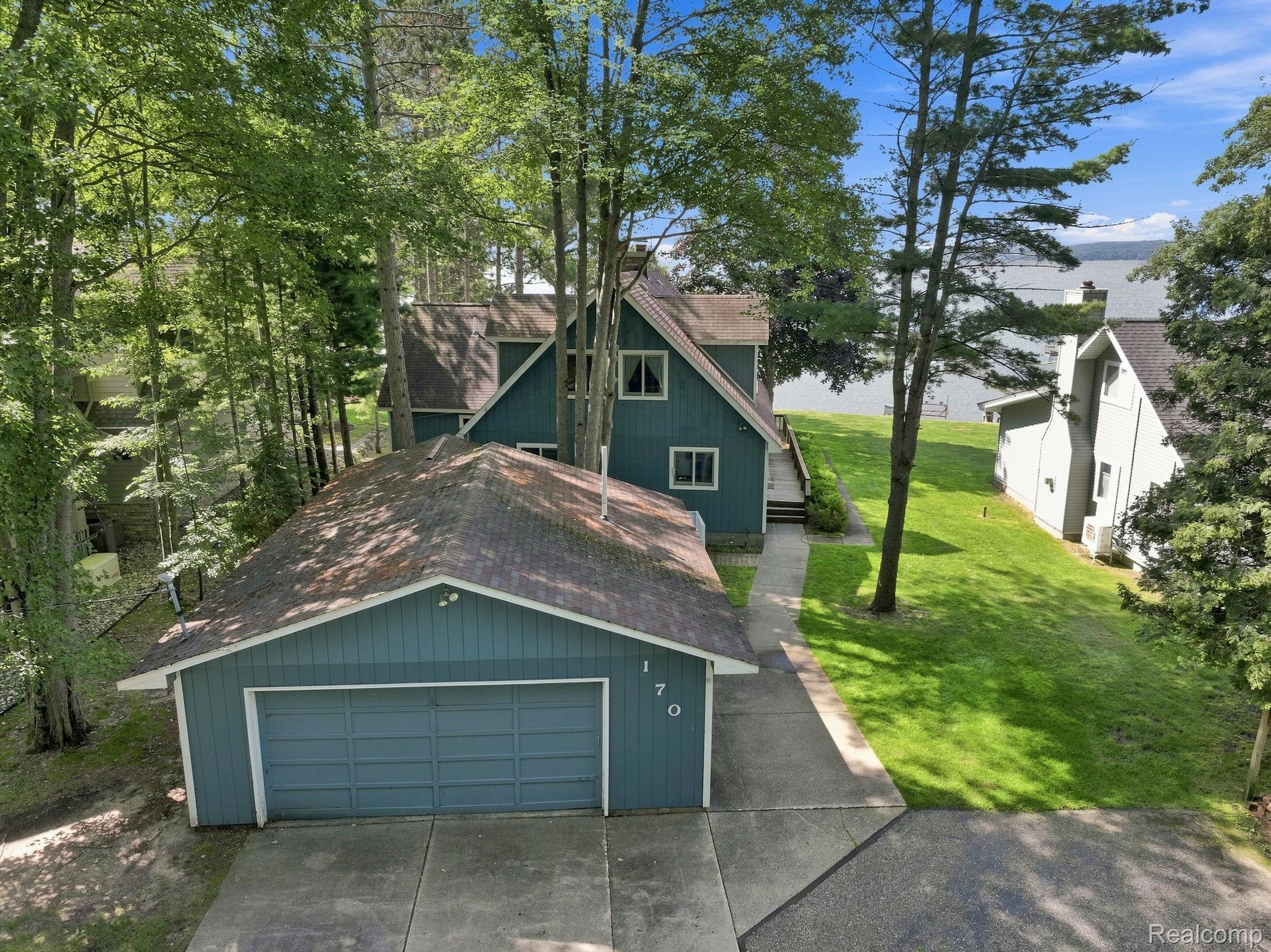 170 Flagpoint Avenue Property Photo 4